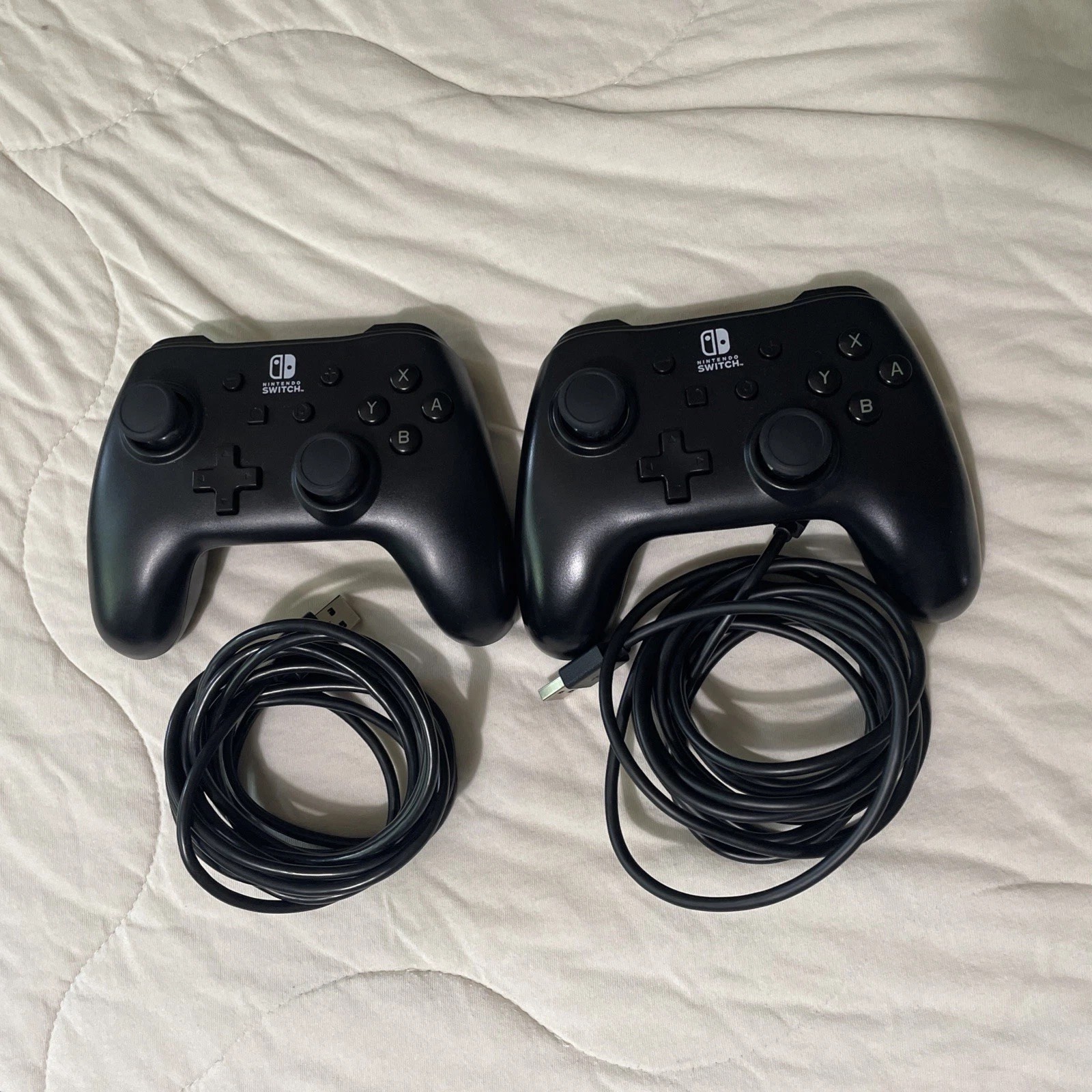 Nitendo Switch Bundle: Controllers, Charging Base, USB, Adapter, Case & Cover