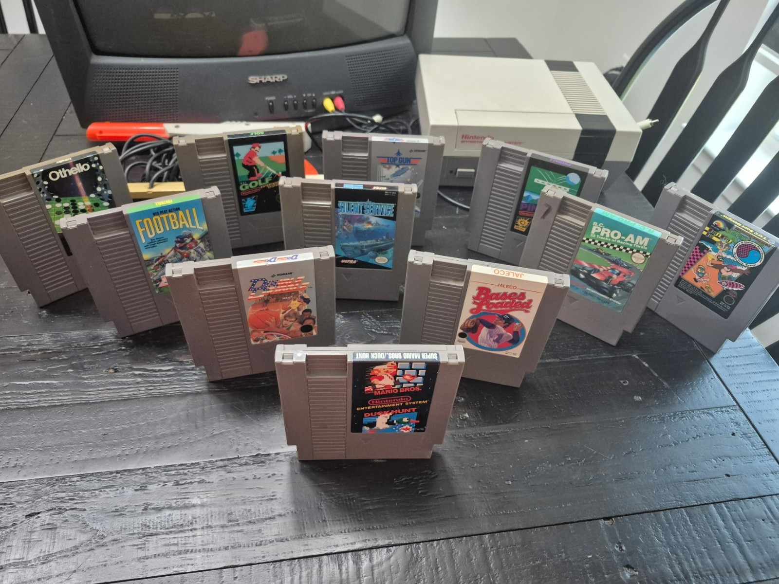 Nintendo NES Console Bundle 11 Games OEM Zapper 2 Controllers Tested Cleaned