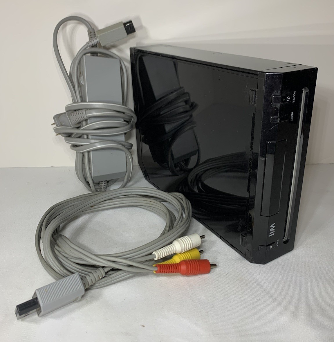 Nintendo Wii Console RVL-101 – TESTED – Console + Power Cord + VGA Cord