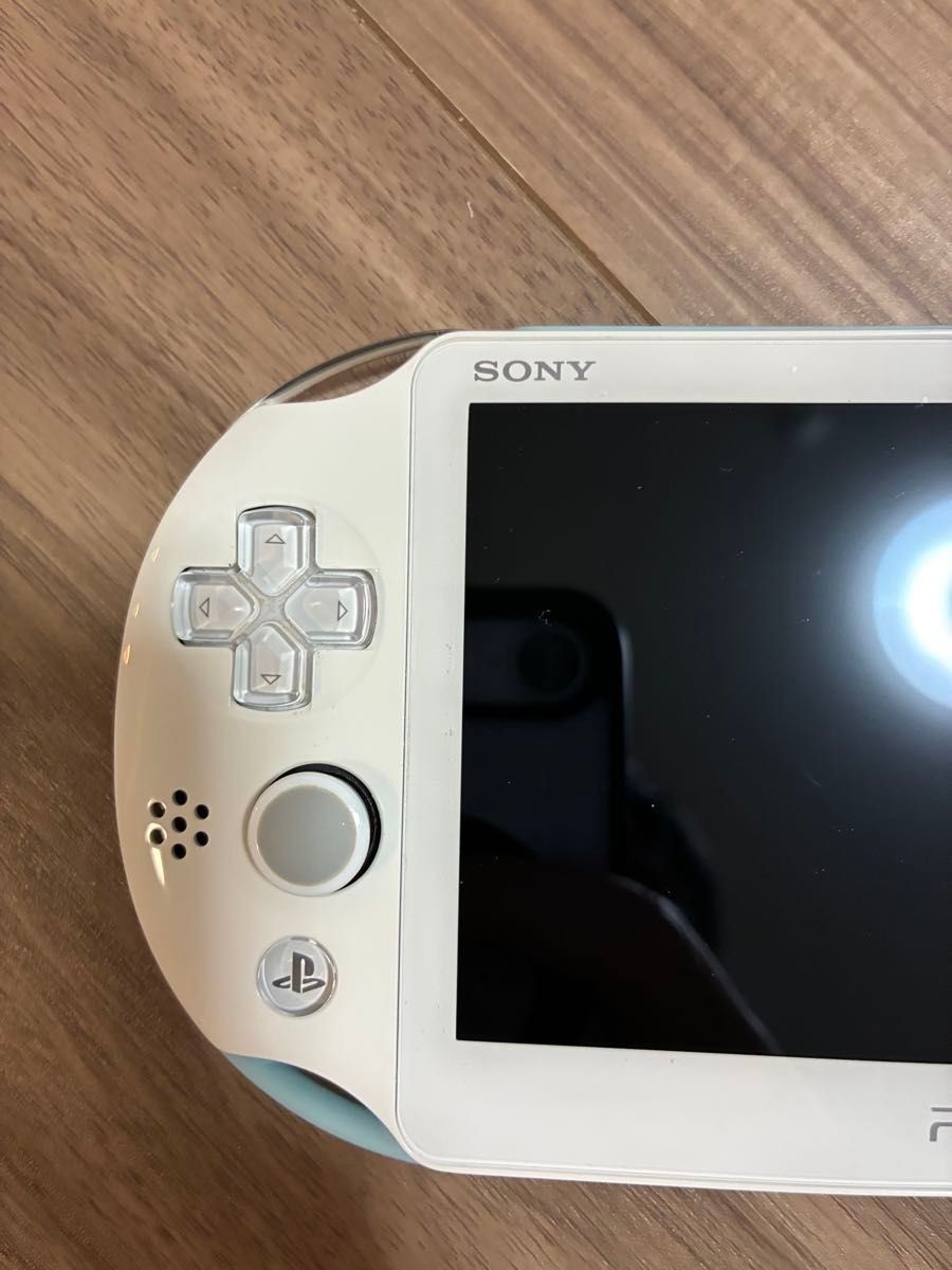 [Excellent] PS Vita PCH-2000 ZA14 Light Blue / White Sony Playstation Boxed