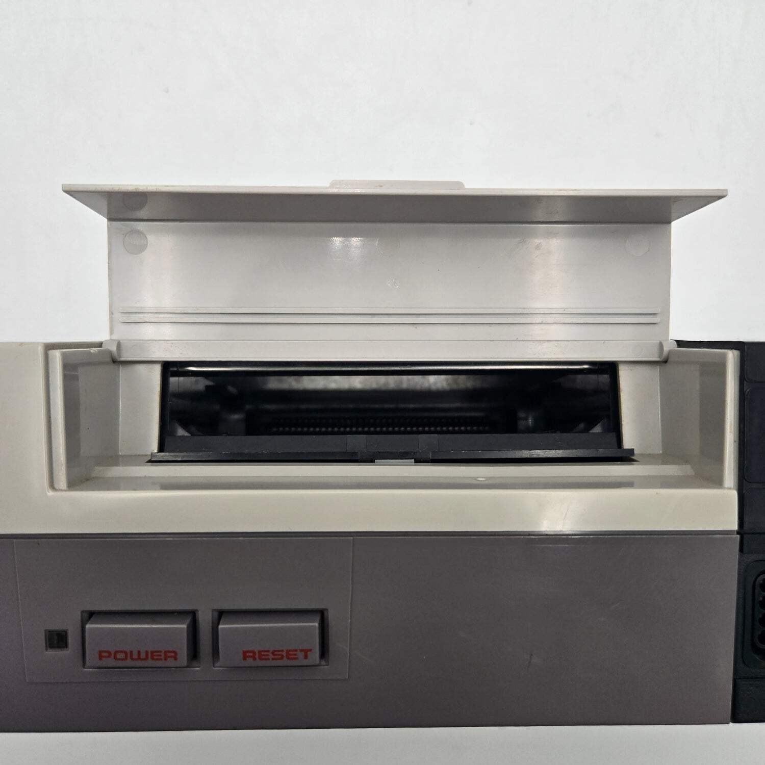 Nintendo Entertainment System NES Video Game Console NES-001 Gray