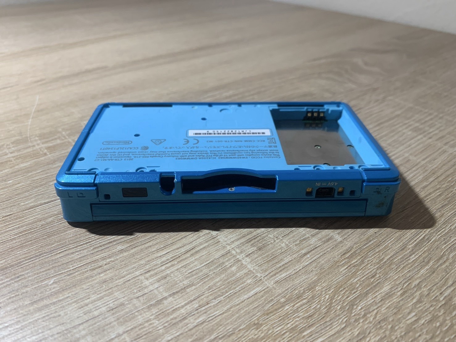 1329 Nintendo 3DS Light Blue For Parts