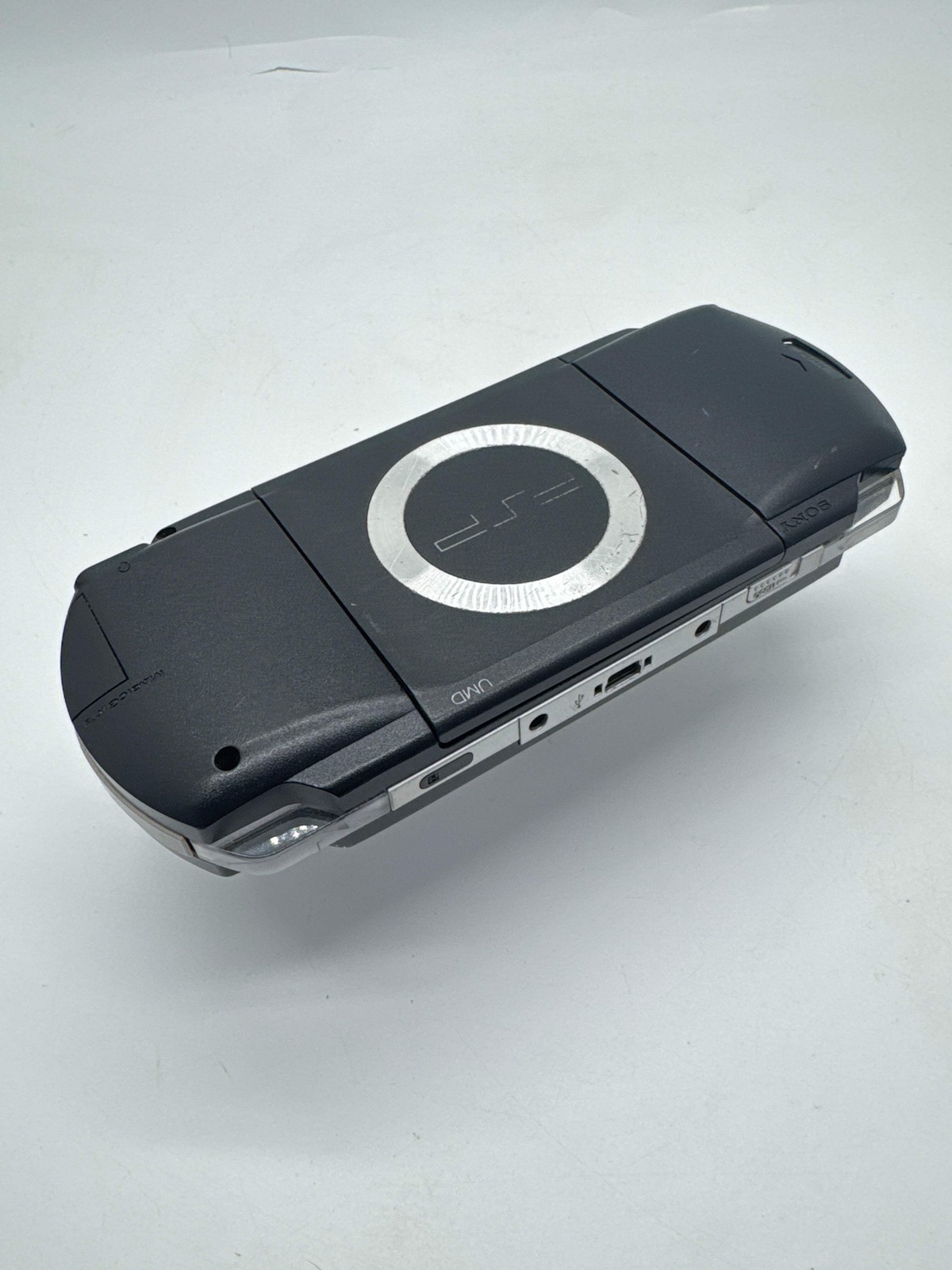 Sony PSP-1000 Piano Black Console #77 w/1800mAh Battery & No Charger