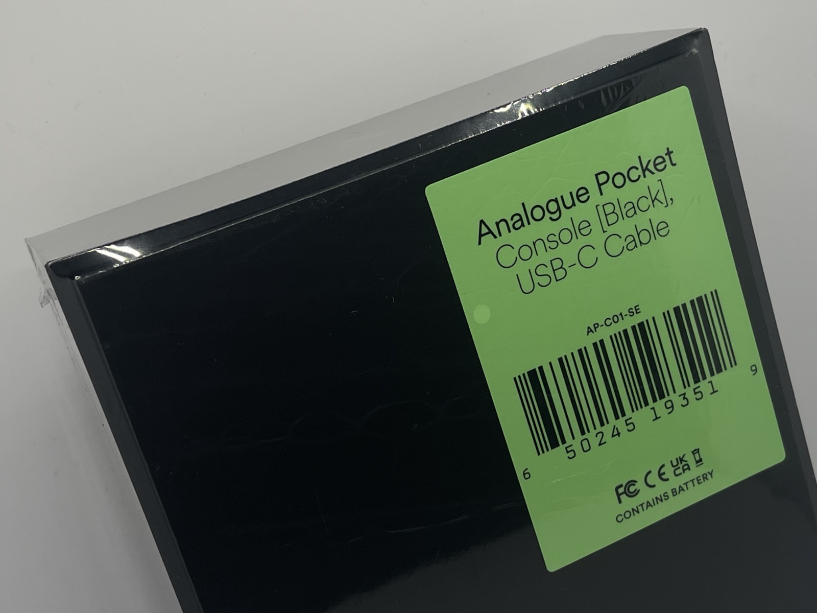 Analogue Pocket Handheld Console [black] AP-C01-SE [mint]