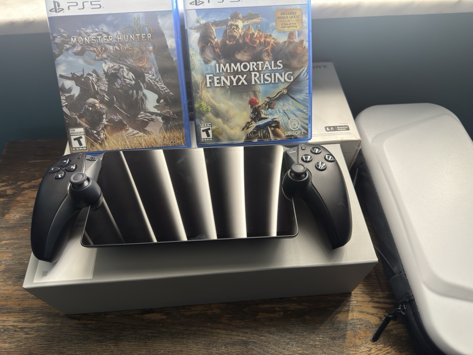 PlayStation Portal Midnight Black + Case Oficial + 2 Juegos Físicos