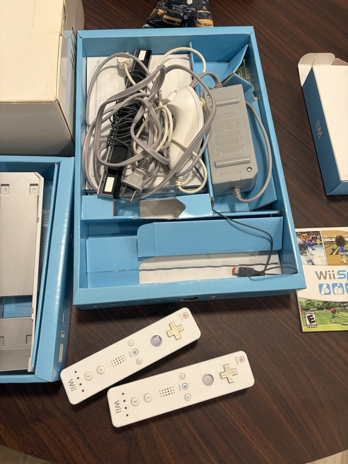 Nintendo Wii Console RVL-001 CIB Complete In Box W/ Wii Sports VERY CLEAN Tested