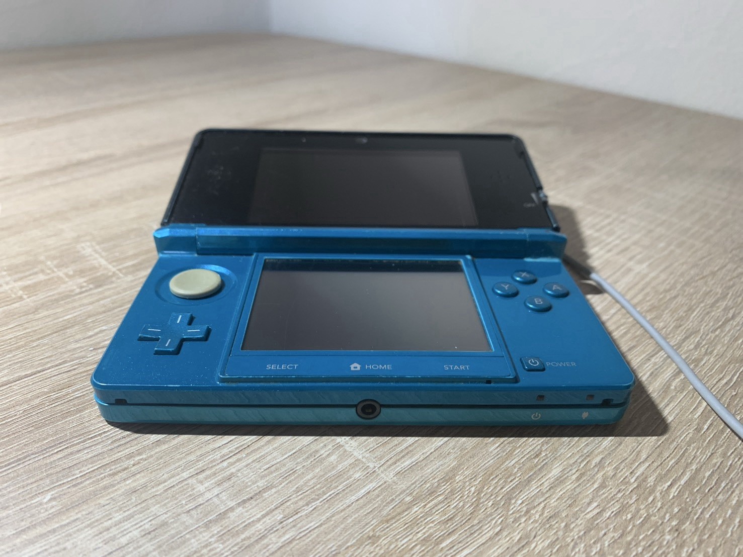 1808 Nintendo 3DS Aqua Blue For Parts