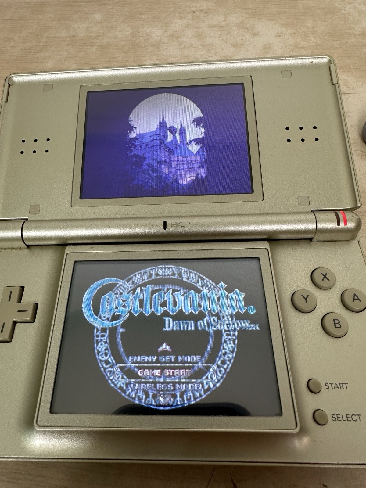 Nintendo DS Lite ZELDA TRIFORCE Handheld Console USG-001 w/ GBA Cover – WORKS!