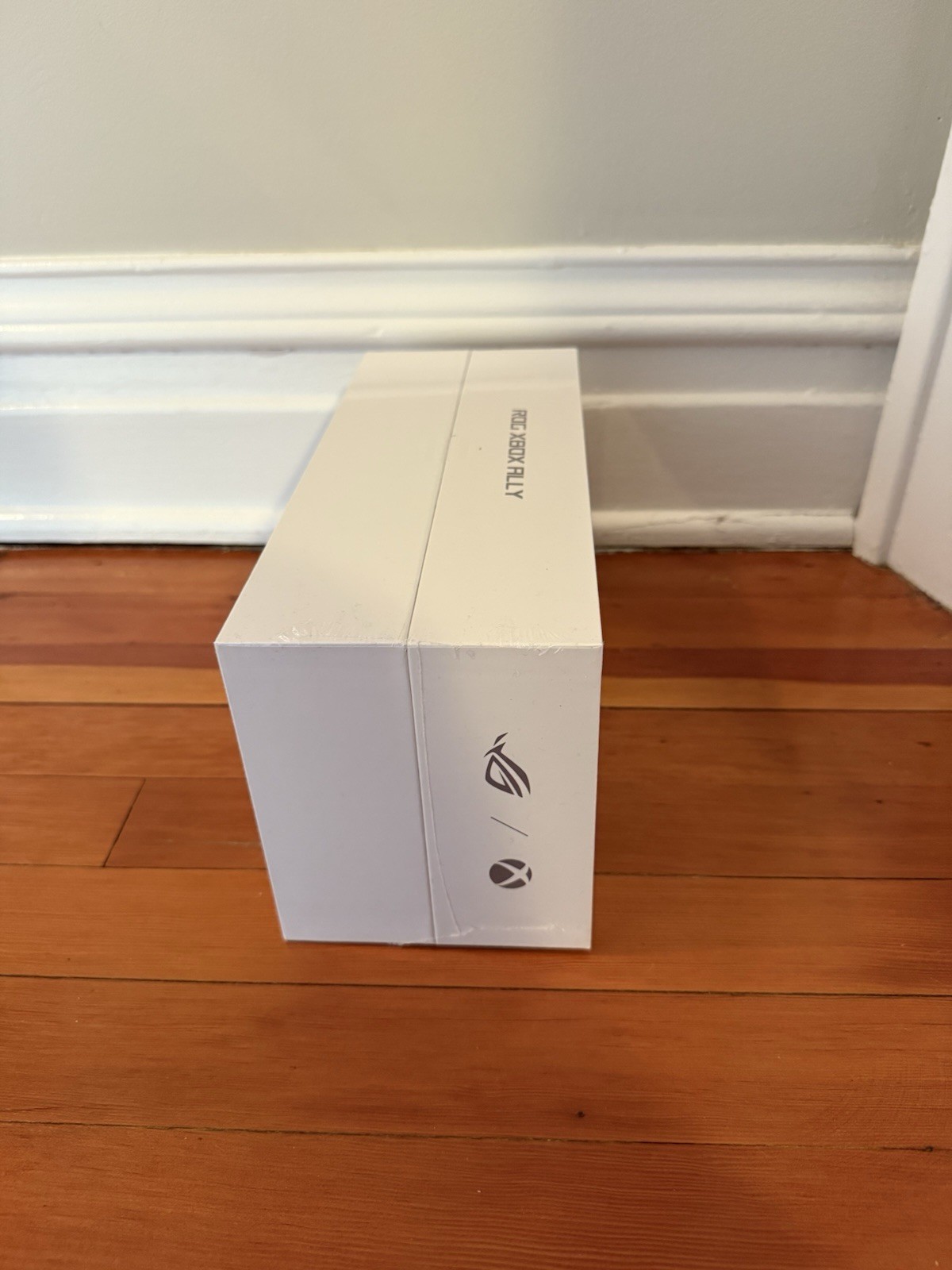 Brand New ROG Xbox Ally 7″ FHD 120Hz Gaming Handheld, 16GB RAM, 512GB SSD
