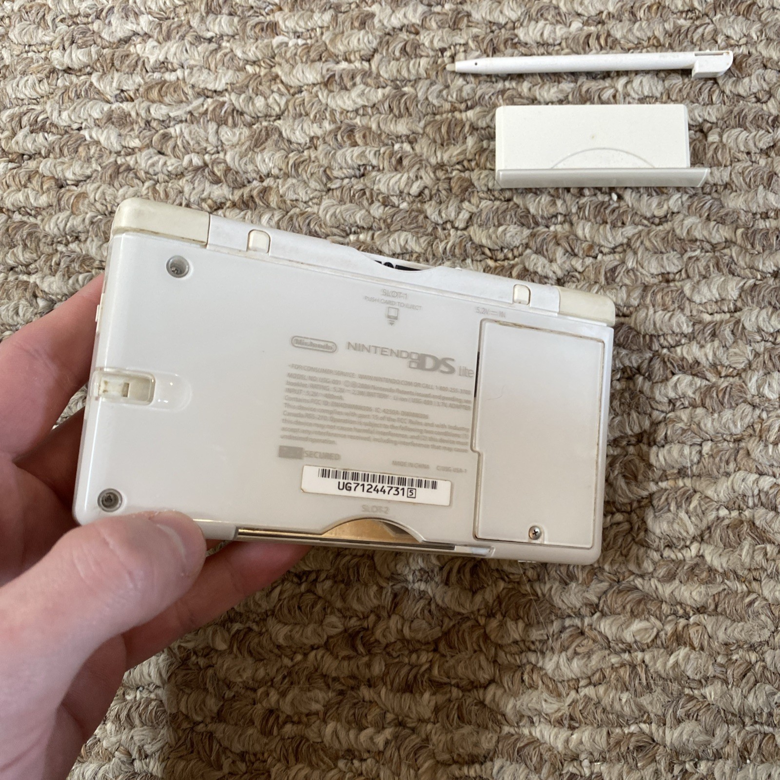 Nintendo DS Lite Polar White Handheld System WITH CHARGER AND STYLUS OEM