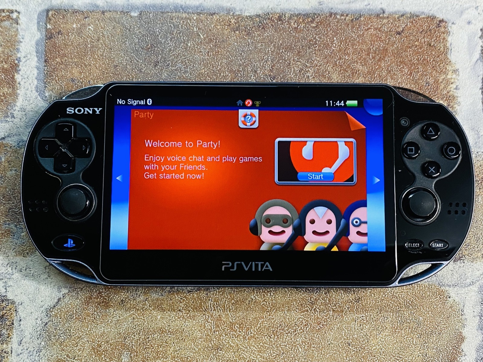 PS Vita PCH-1100 Crystal Black SONY Playstation 8GB Charger Mobile Case Ex DDP