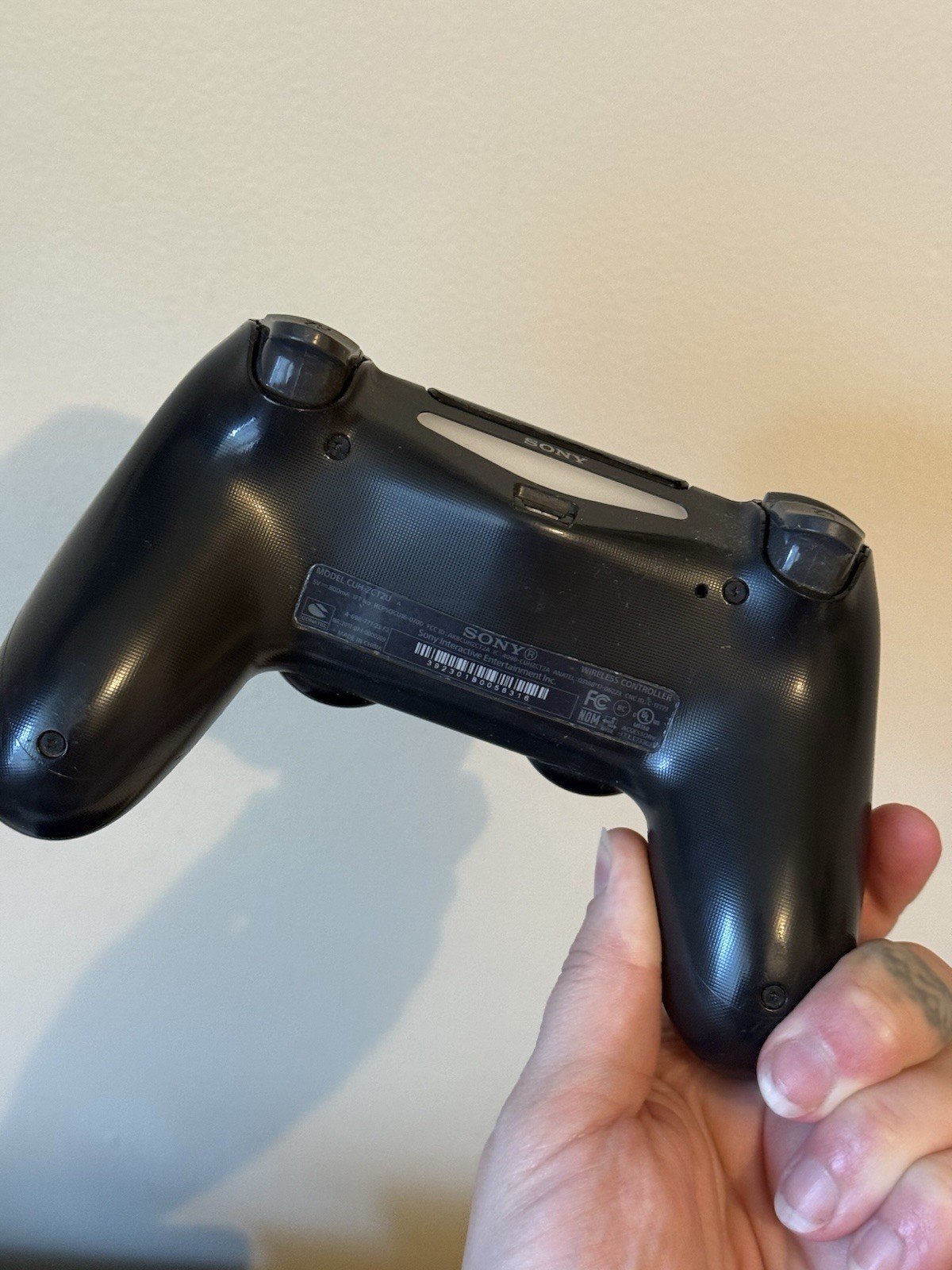 Sony PlayStation 4 500GB Game Console CUH-1215A Black W/ 2 Controllers Tested