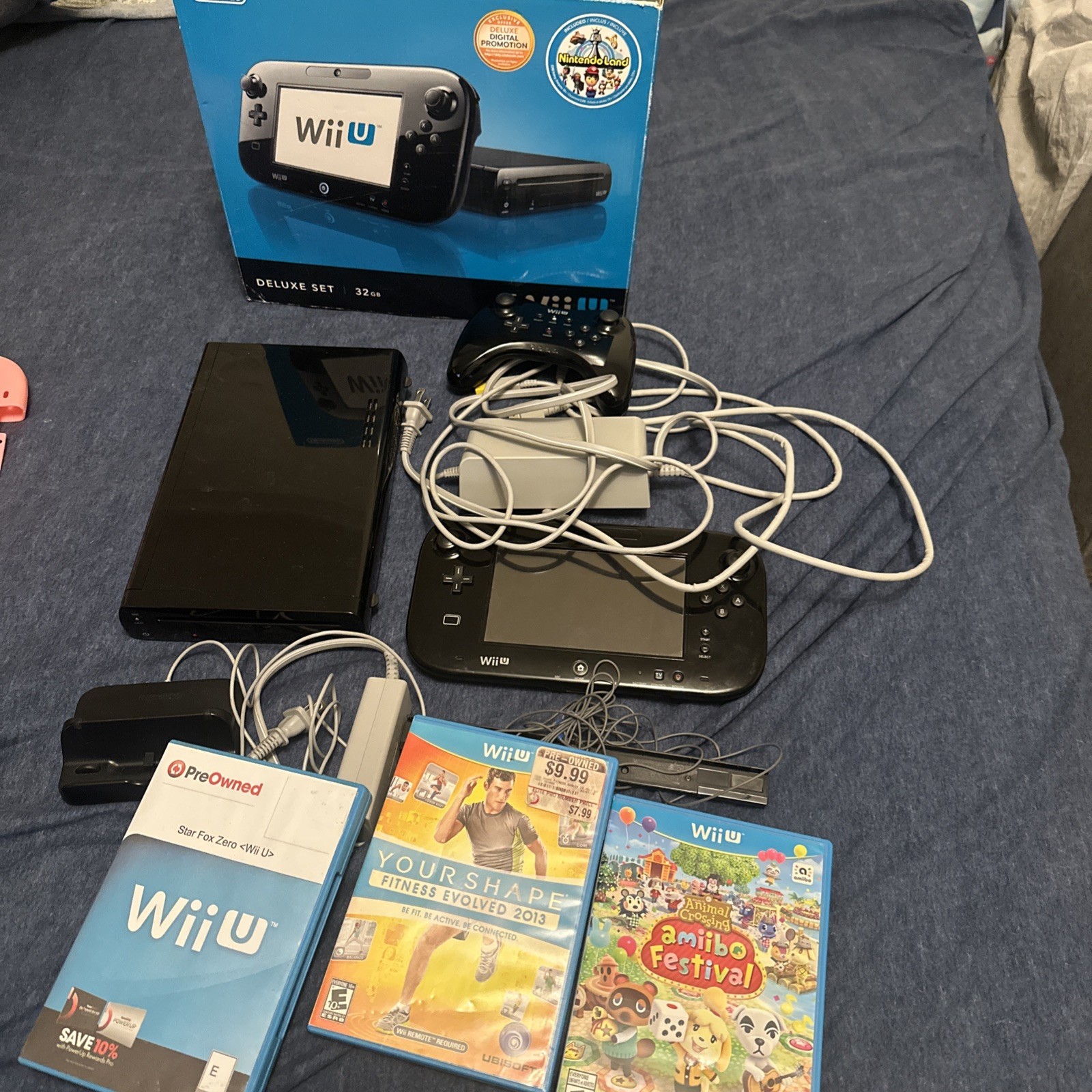Nintendo Wii U Gaming System 32GB Console + Gamepad Deluxe Set Bundle Open Box