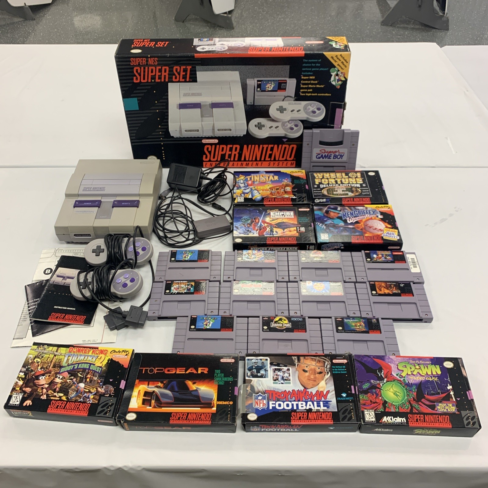 Super NES Nintendo Set SNES Console Bundle Mario World Super Gameboy + 15 Games