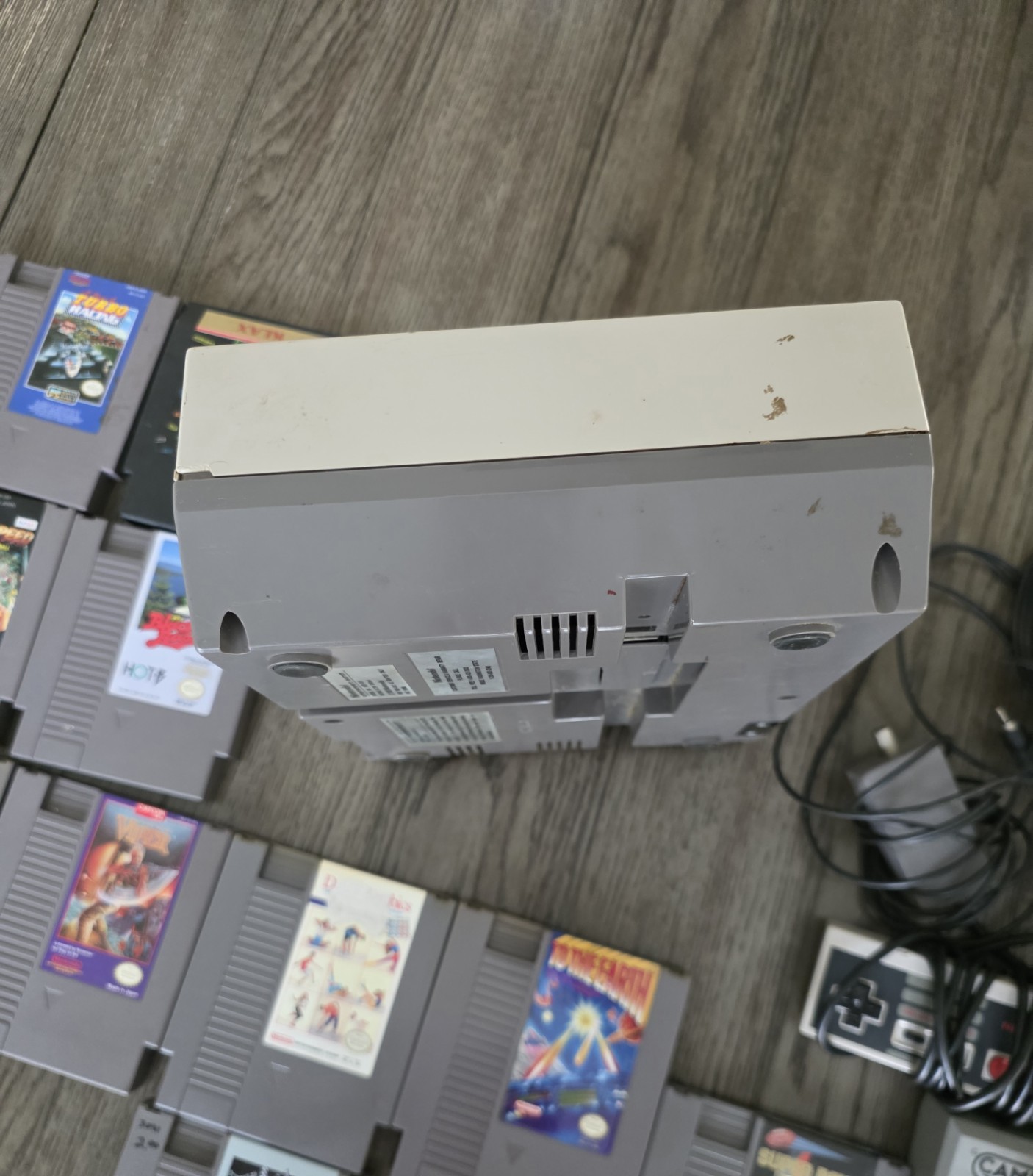 Nintendo Entertainment System Console Bundle with 10 Games NES Lot – Tested