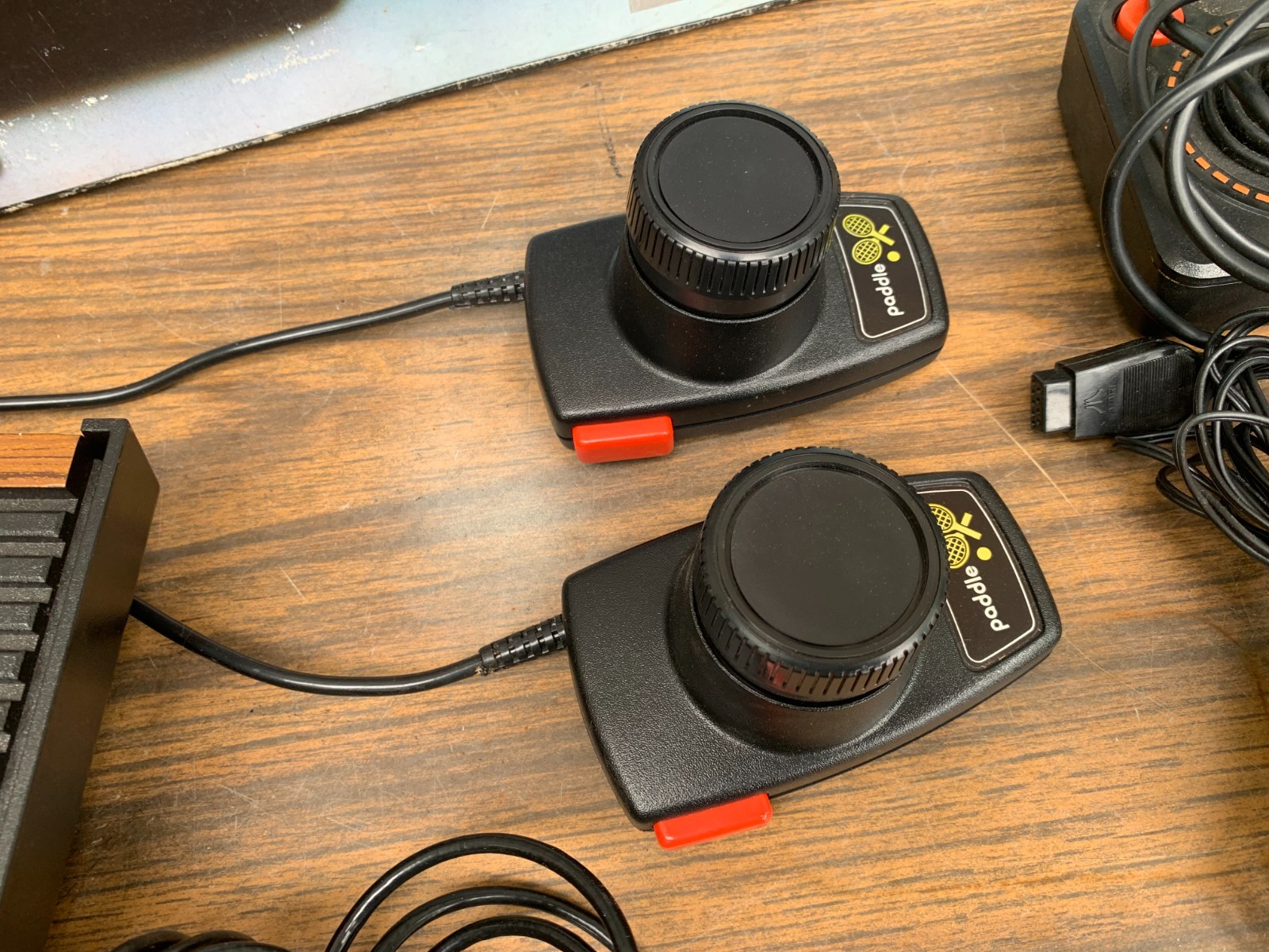 Atari CX-2600A Video Computer System Game Console W/ 2 Controllers Paddles & Box