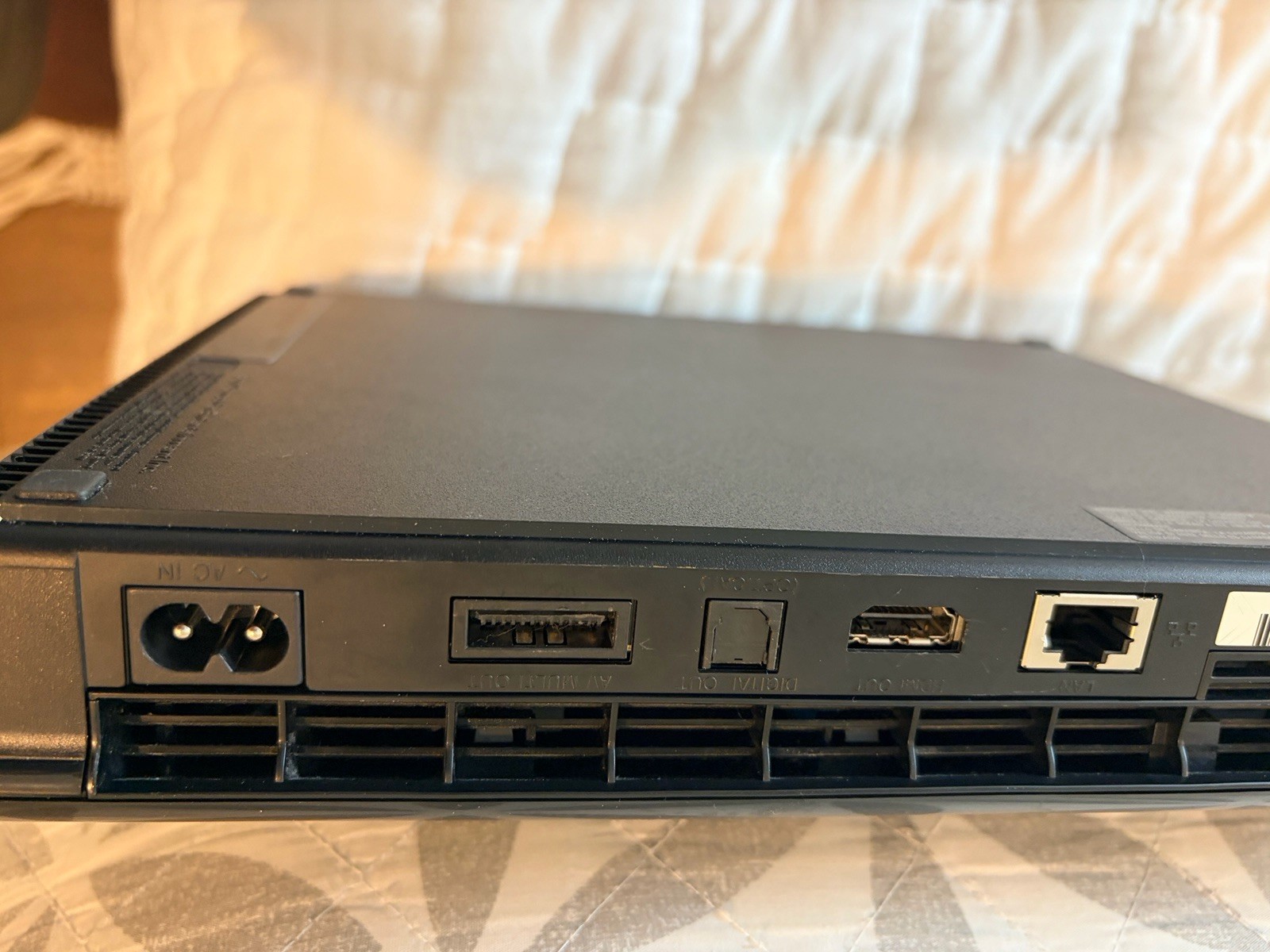 Sony PS3 Super Slim 250GB Console W/Controller Black Cech-4201b
