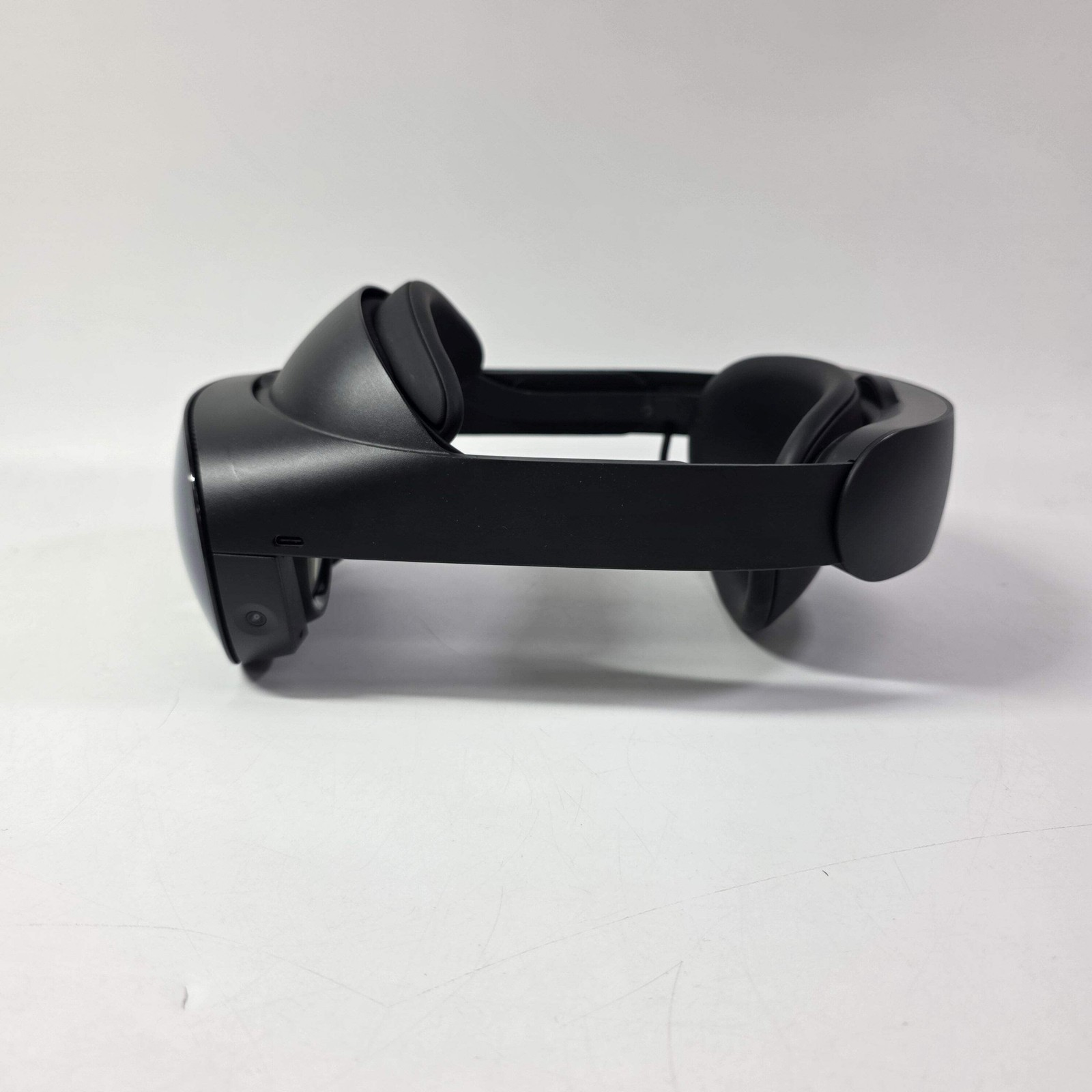 Meta Quest Pro 256GB Standalone All-in-One VR Headset DK94EC