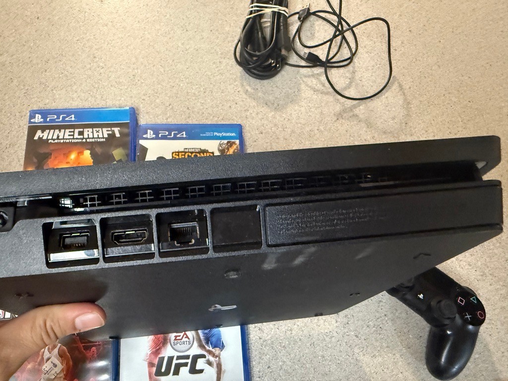Sony PS4 Slim 1TB Console Bundle (4 Games, 1 Controller) TESTED & WORKS. CLEAN