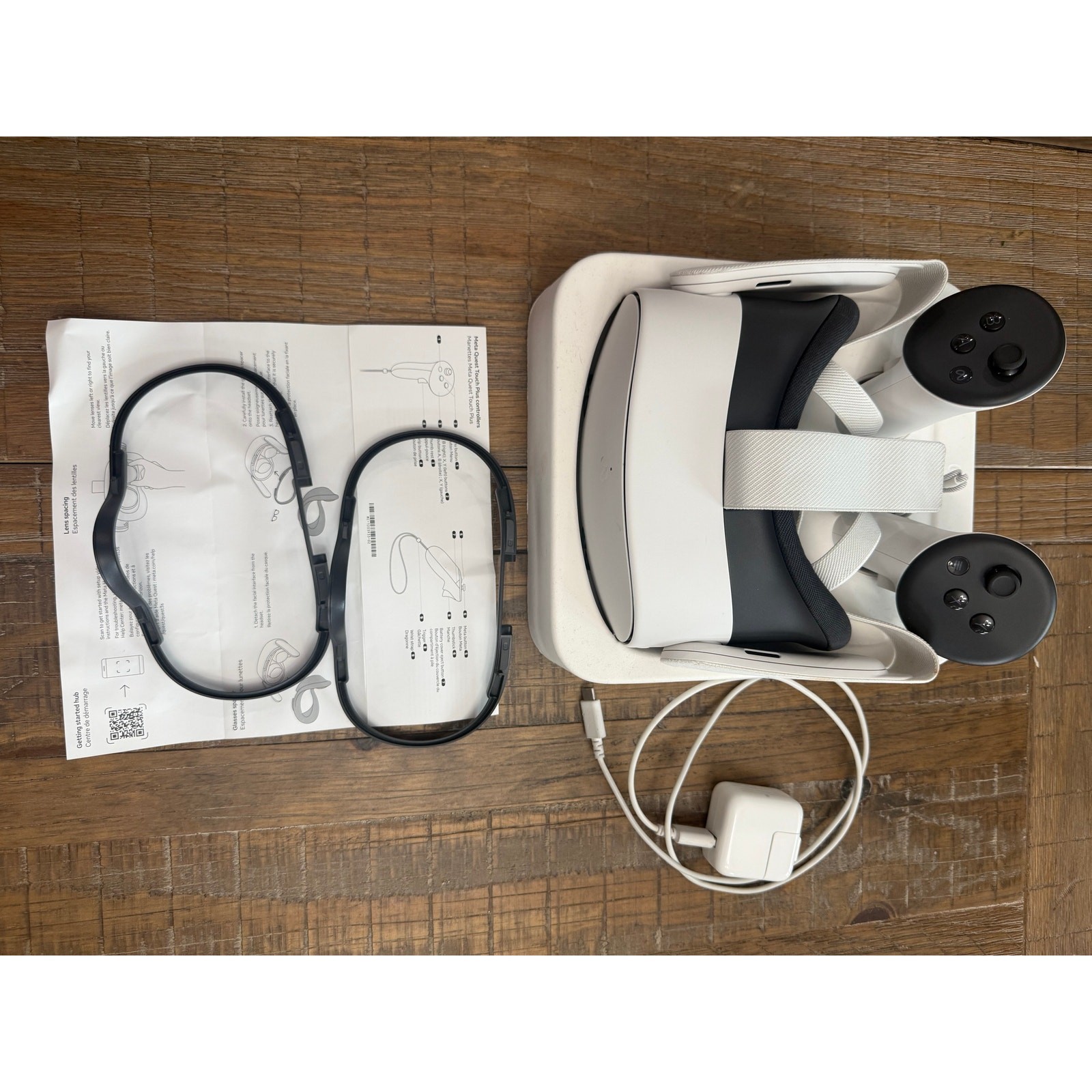 Meta Quest 3S 128GB VR Headset With Controllers, fully functional
