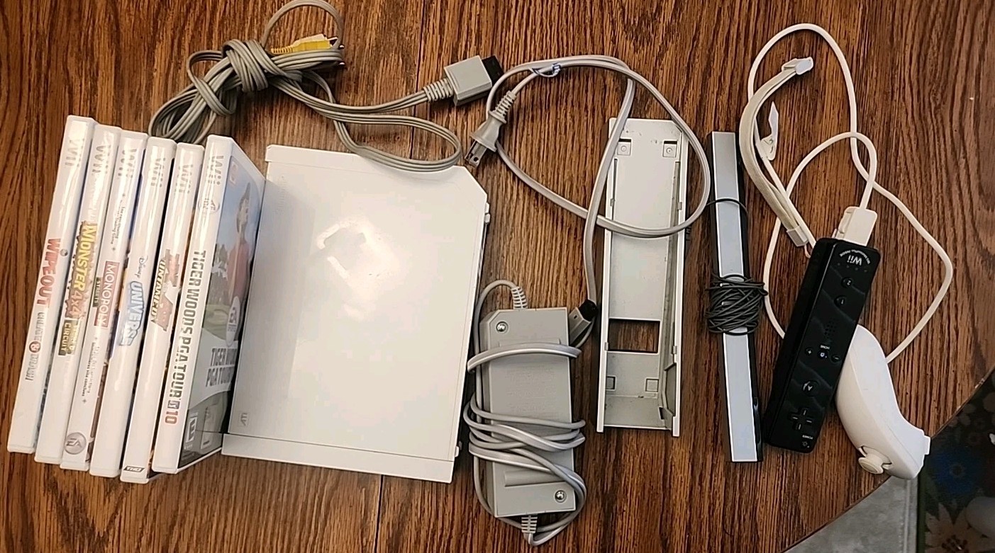 Nintendo Wii Console Bundle RVL-001 System Controller Nunchuck – Tested