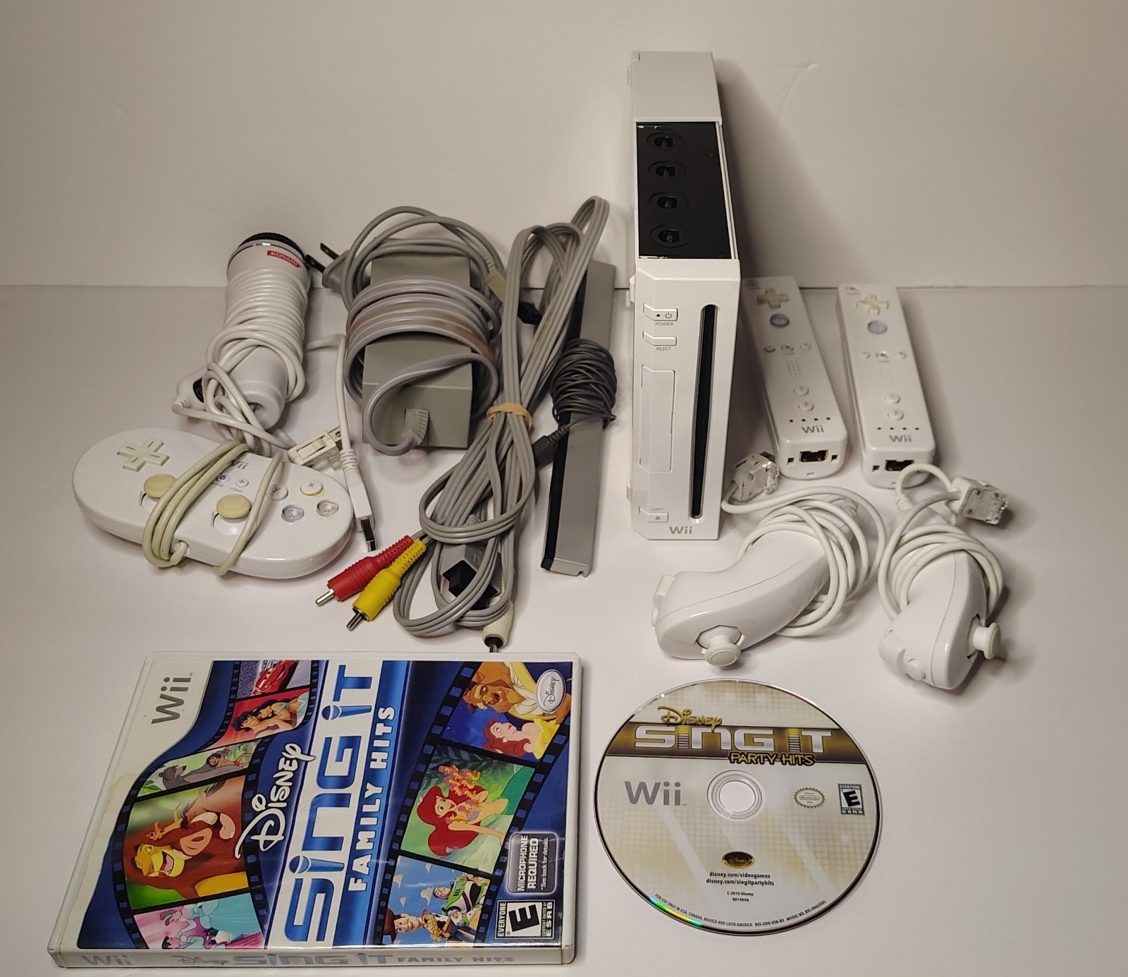 Nintendo Wii Bundle Everything TESTED and Working Multiple Controllers Included