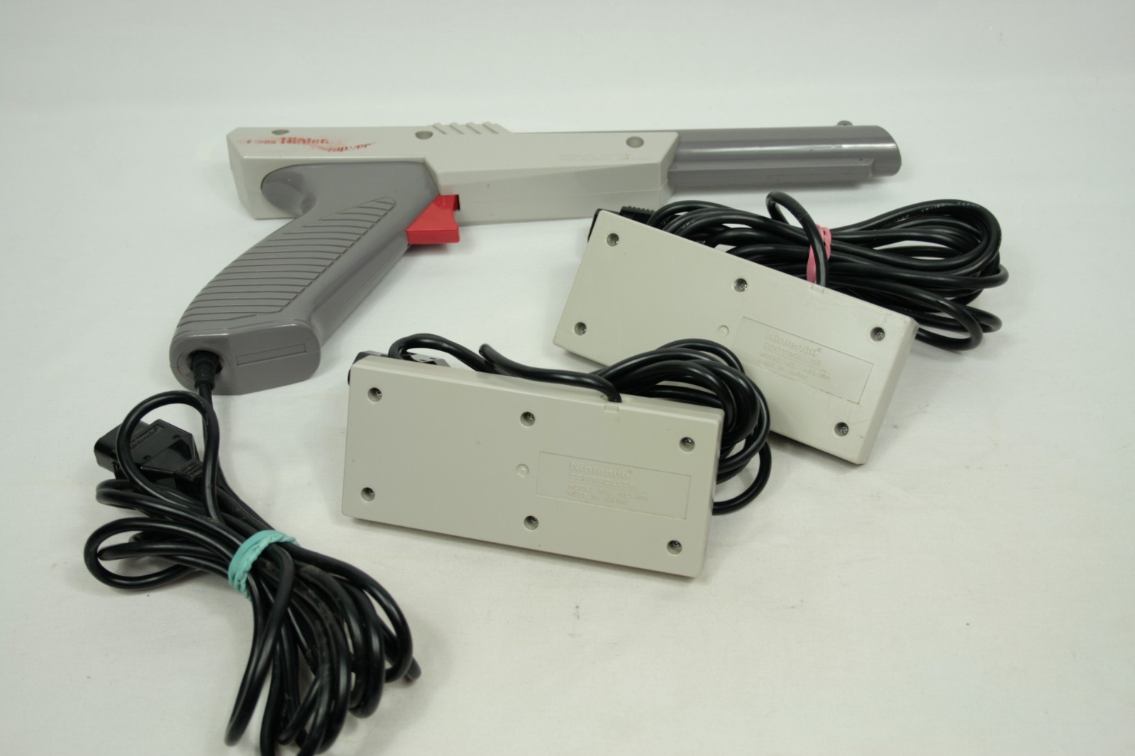 Nintendo NES Console Original Bundle Super Mario Bros Duck Hunt Bundle Zapper 2