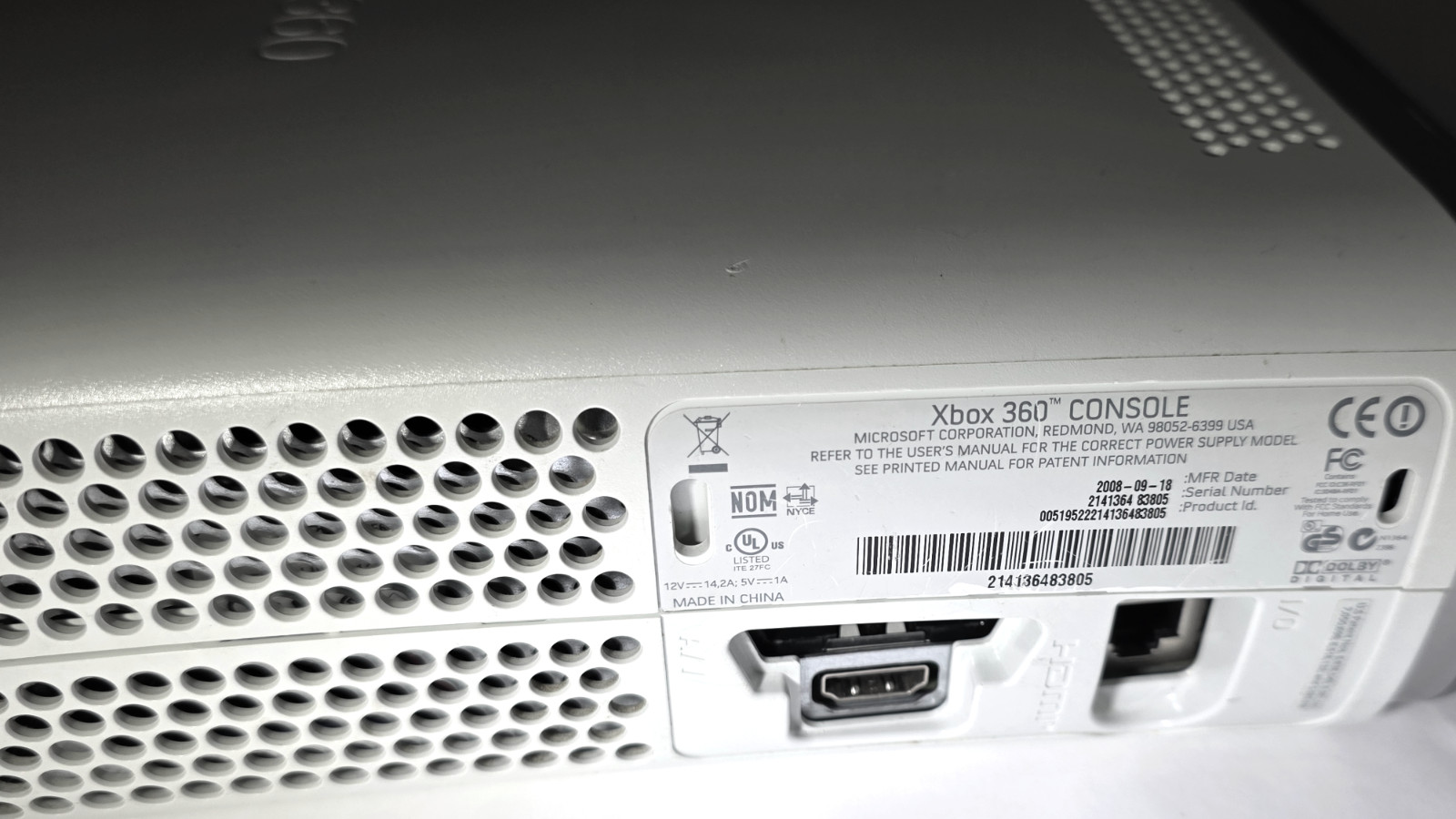 Xbox 360 White, 250GB w Kinect, Power Adapter & HD Component, RCA, VGA Cables