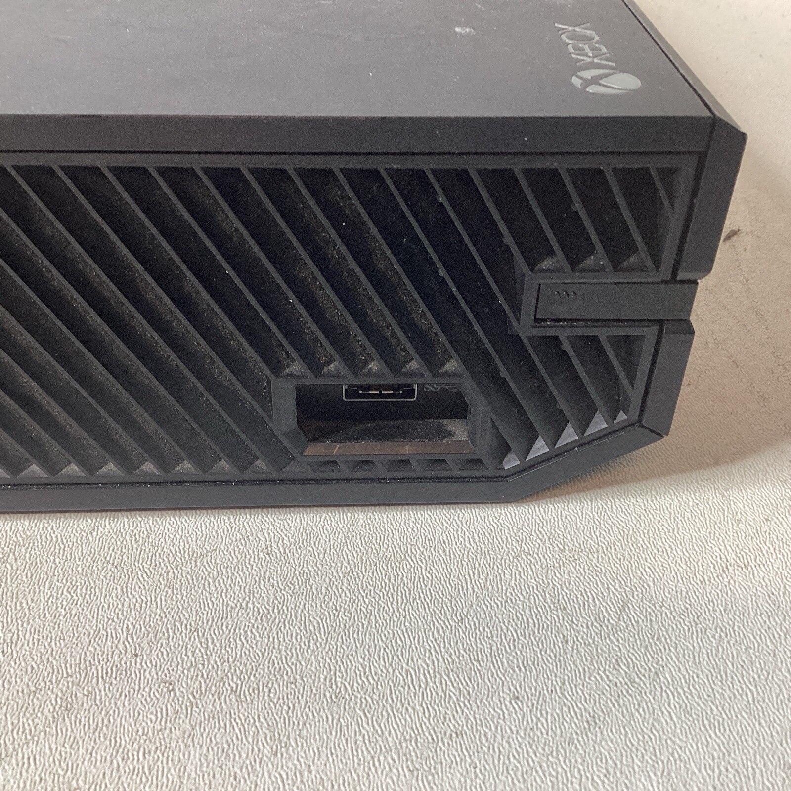 Microsoft Xbox One 1540 | 1TB HDD | Console Only