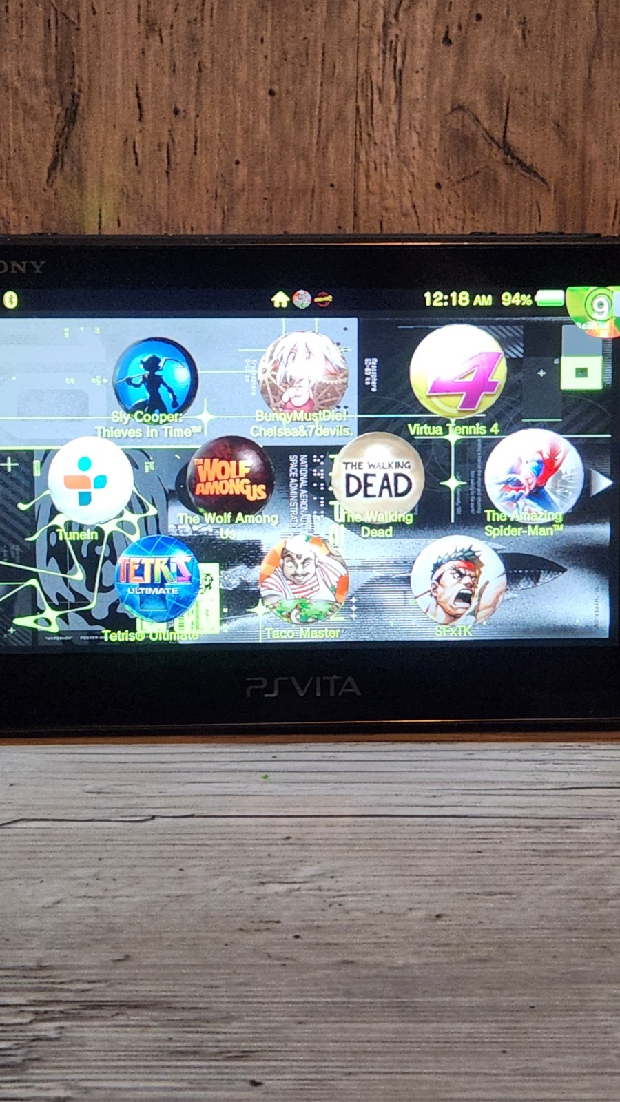 Sony Ps Vita 2001 Model Ready To Play With 256 Memory Card + Plus Charger Black