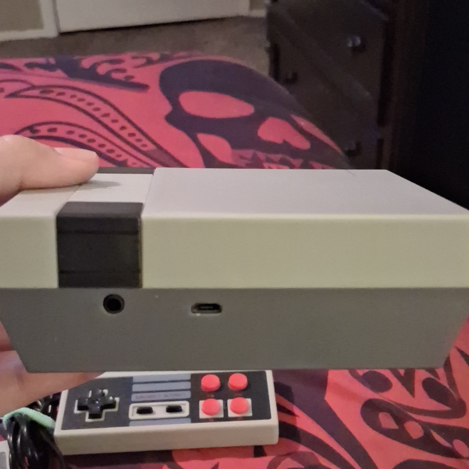 Nintendo NES Classic Edition Gray Console w/ 2 Controllers HDMI 720p Wi-Fi NTSC
