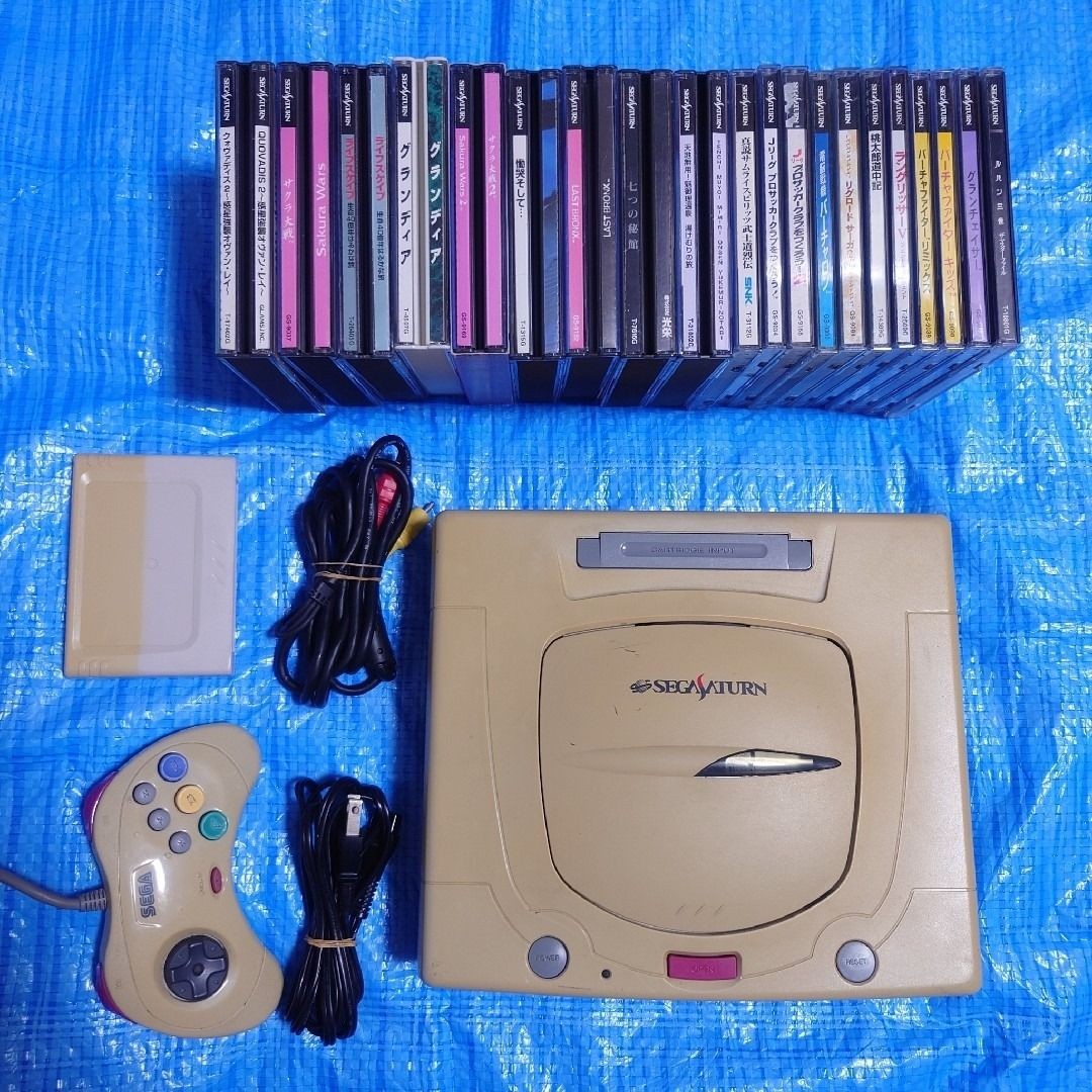 Sega Saturn console + 20 software set.from Japan