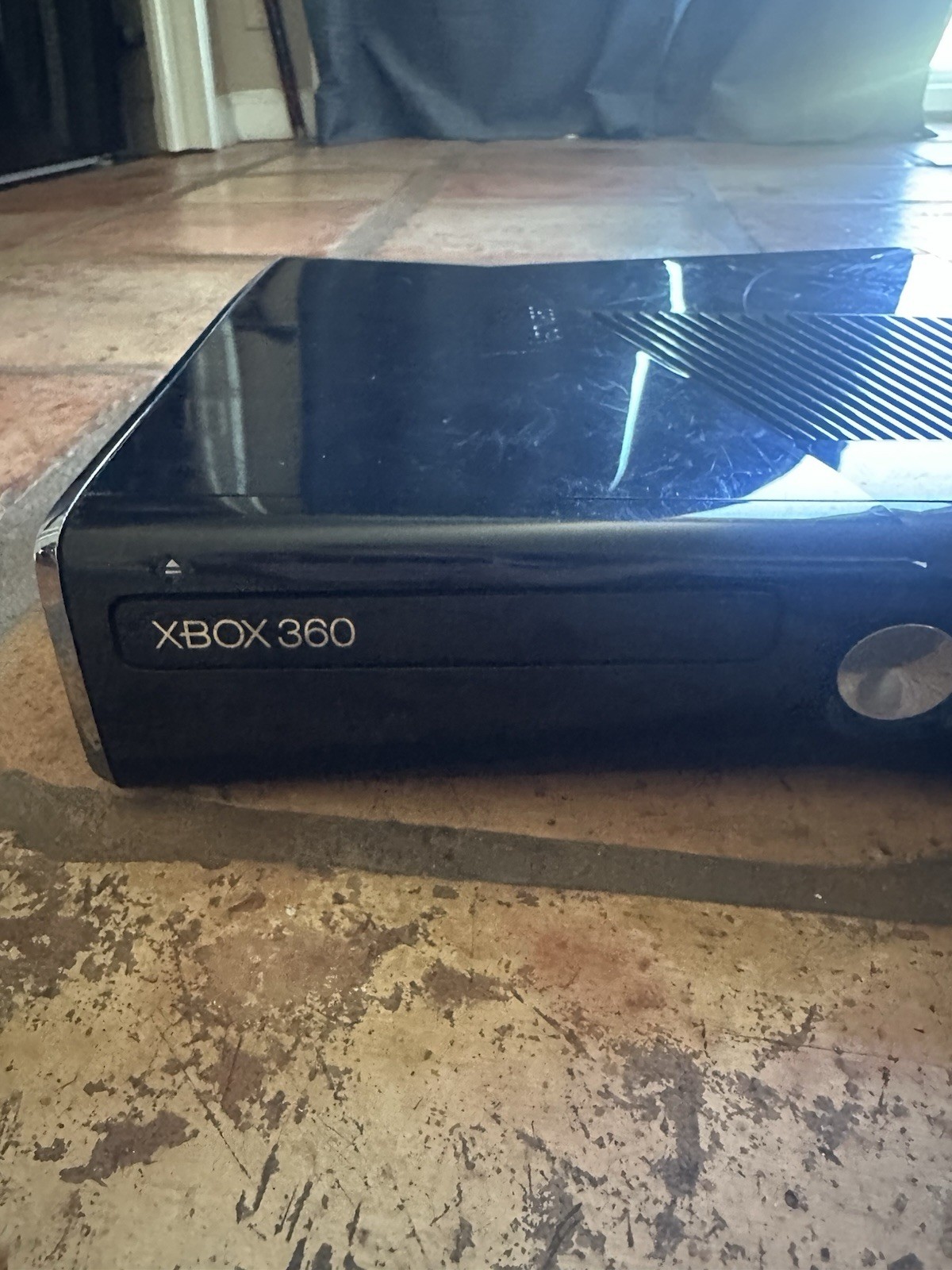 Microsoft Xbox 360 S Slim 4GB Glossy Black Model 1439 Console