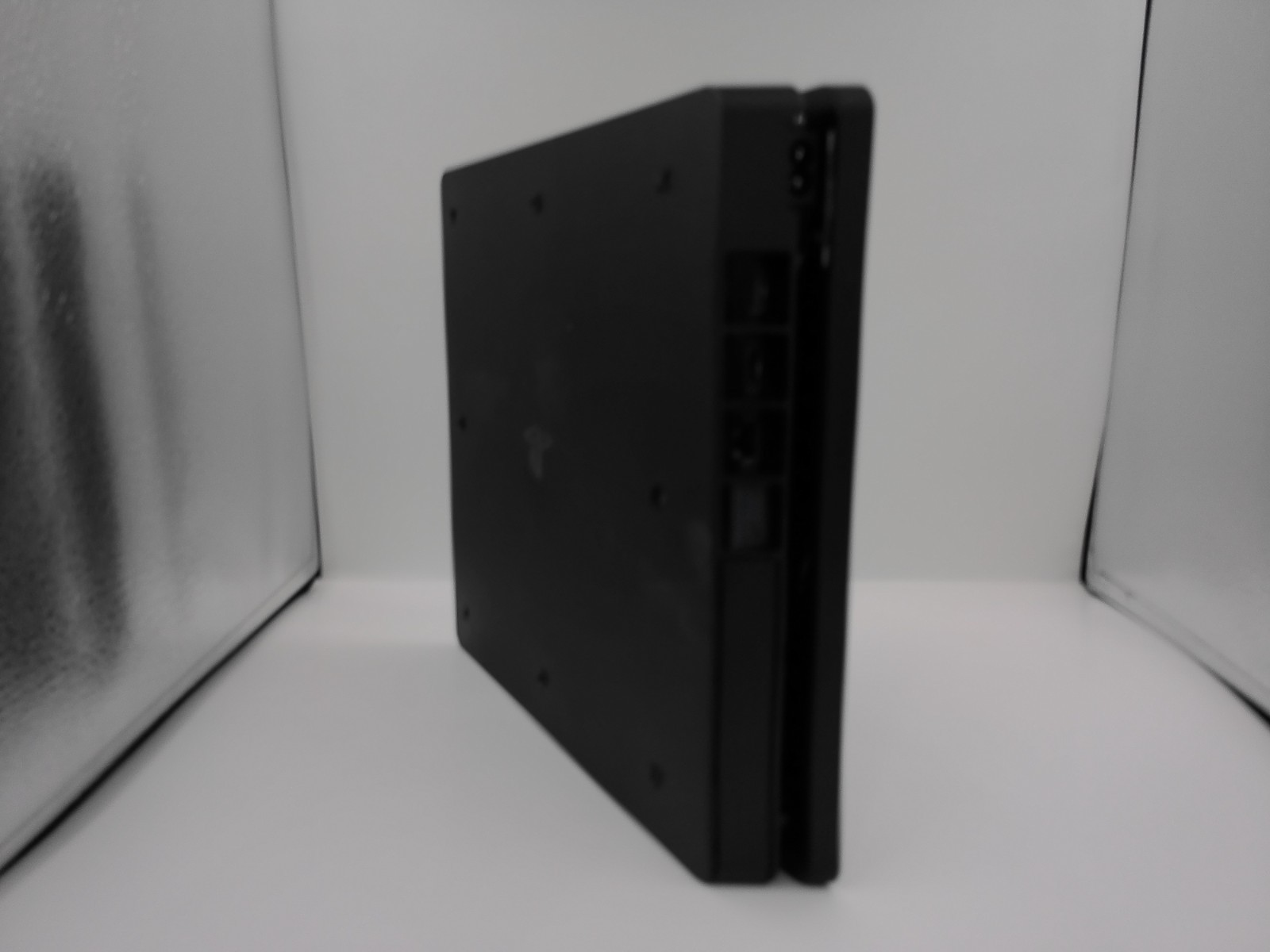 Sony PlayStation 4 Slim 500GB Black 1 controller nacon pro 16 games ;wall mount