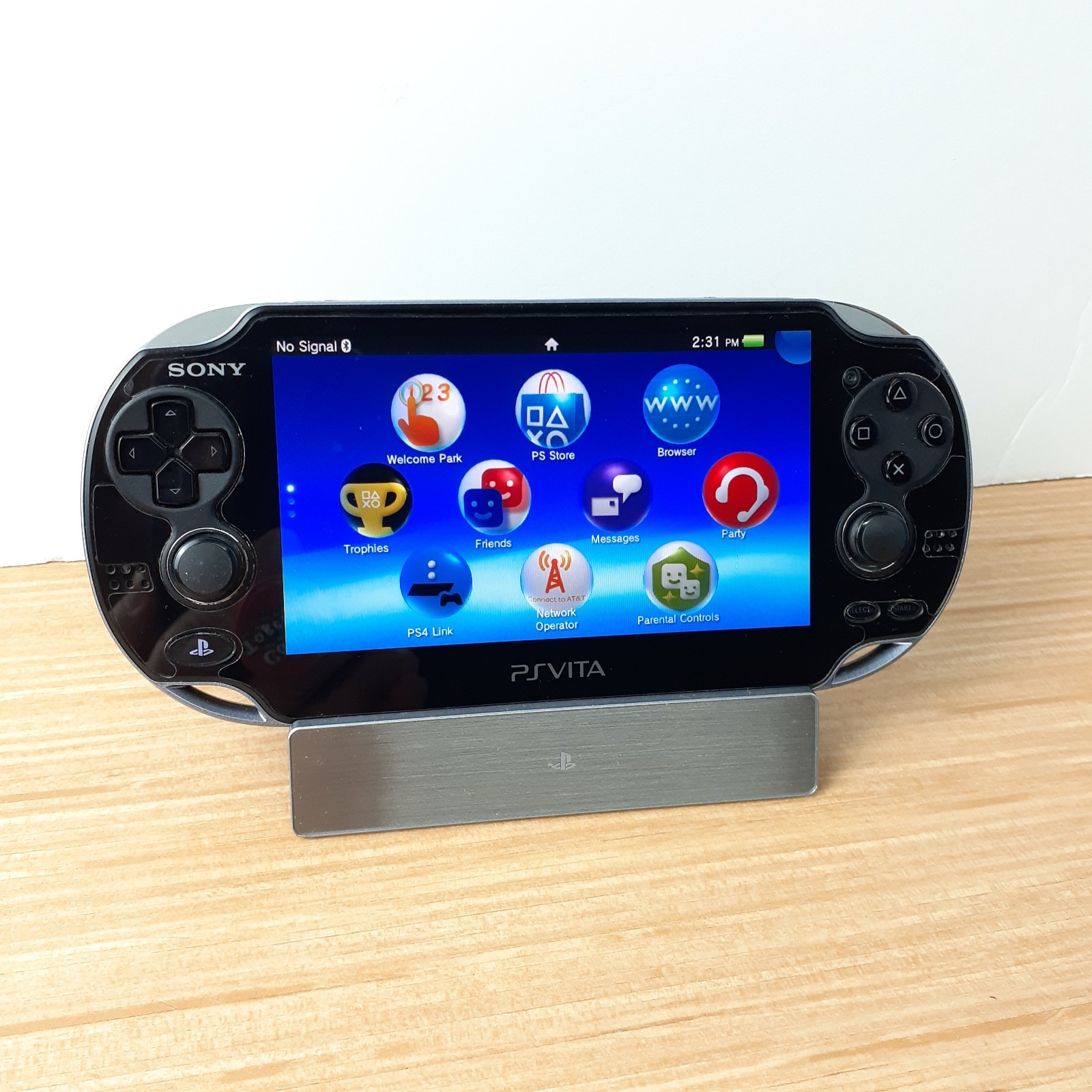Sony PSVITA Console PCH-1101 Bundle 3 Games Box Memory Card OEM Cradle Charger