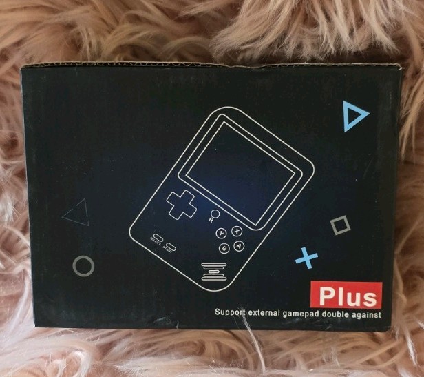Plus Game Box 400 in 1 Plus Handheld Gamepad New in box BLACK