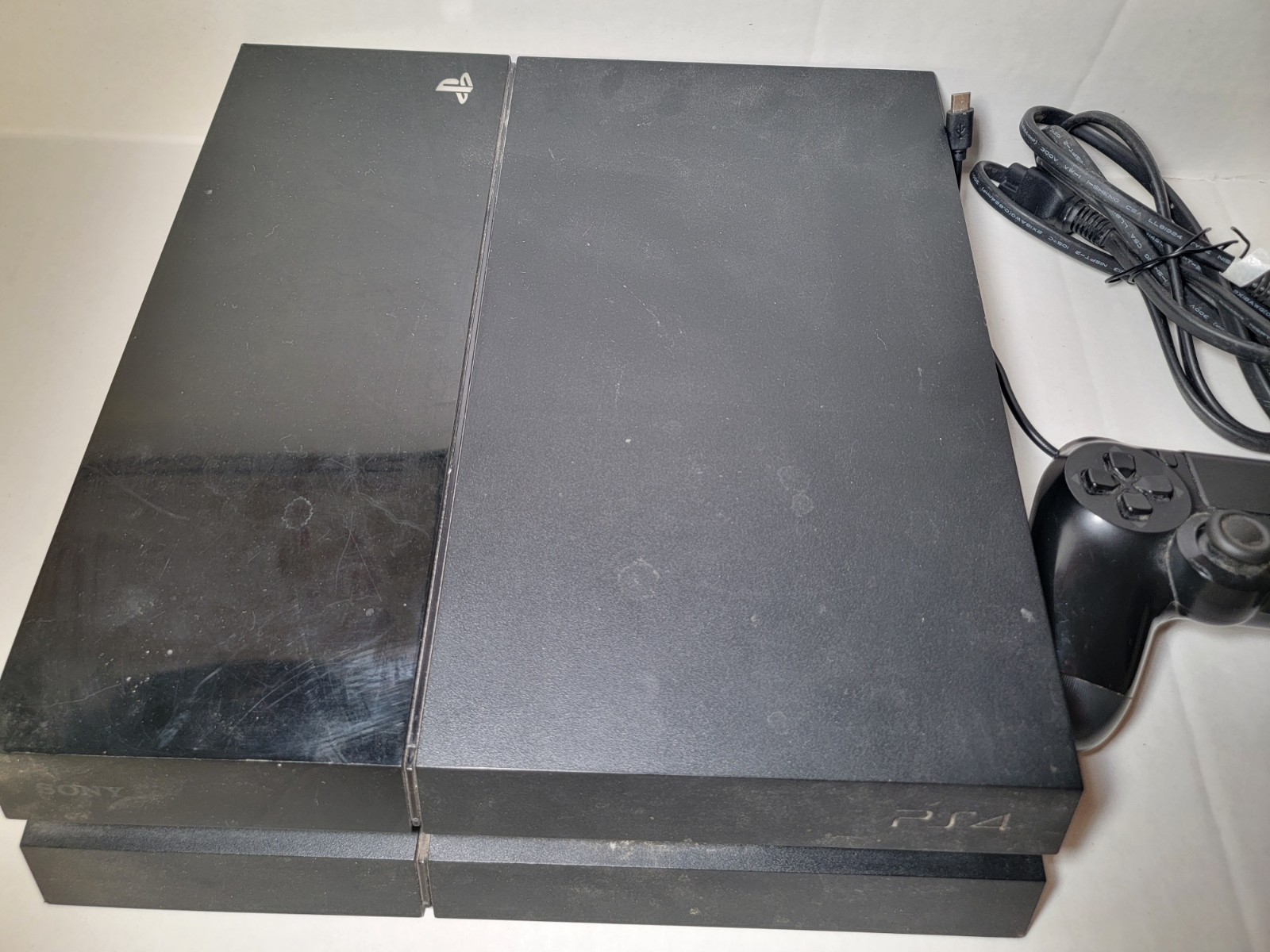 PlayStation 4 Console Read Description Powers On CUH-1001A