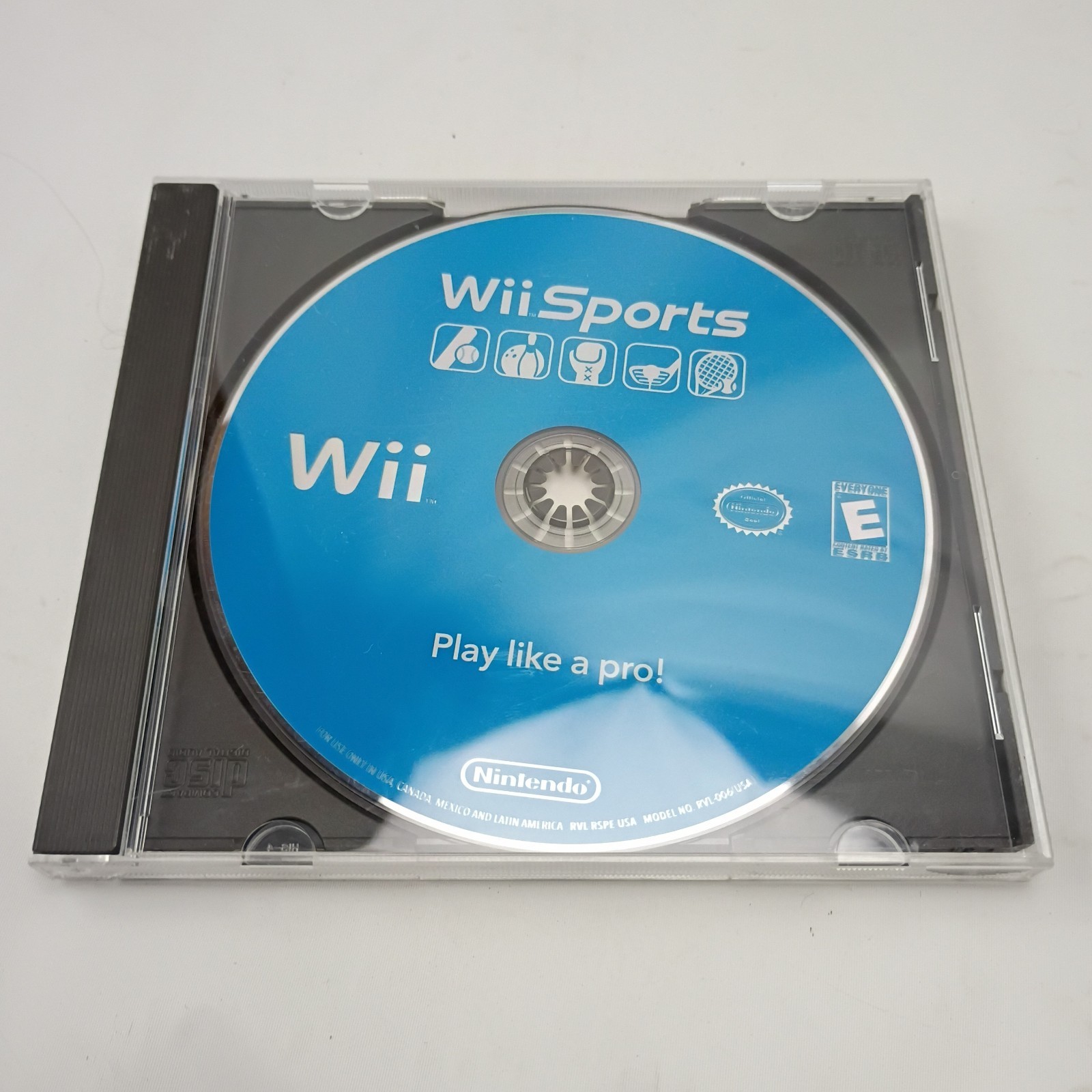 Nintendo Wii Console Bundle Wii Sports OEM Remote Nunchuk Tested