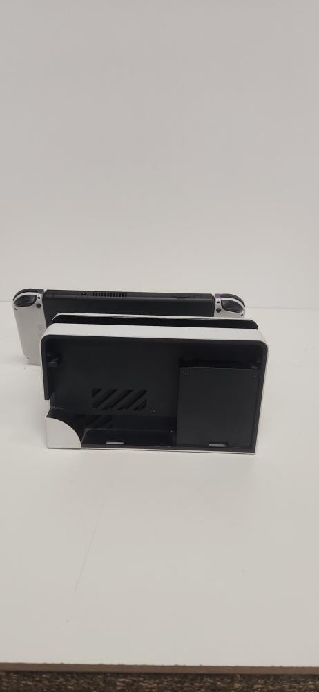 NINTENDO SWITCH HANDHELD – OLED – HEG-001 (P04025188)