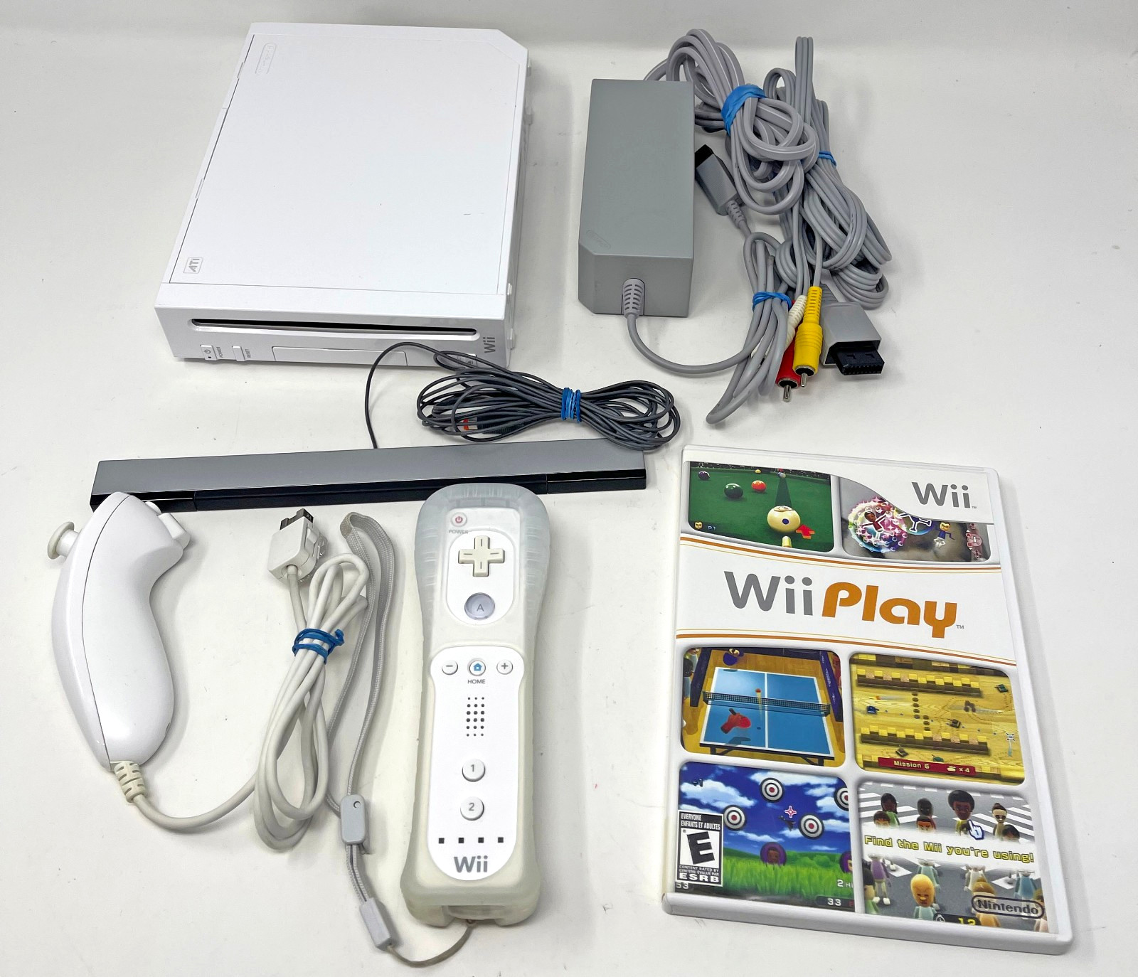 Nintendo Wii White Console RVL-001 Gamecube Ports Wii Play Used Tested Bundle