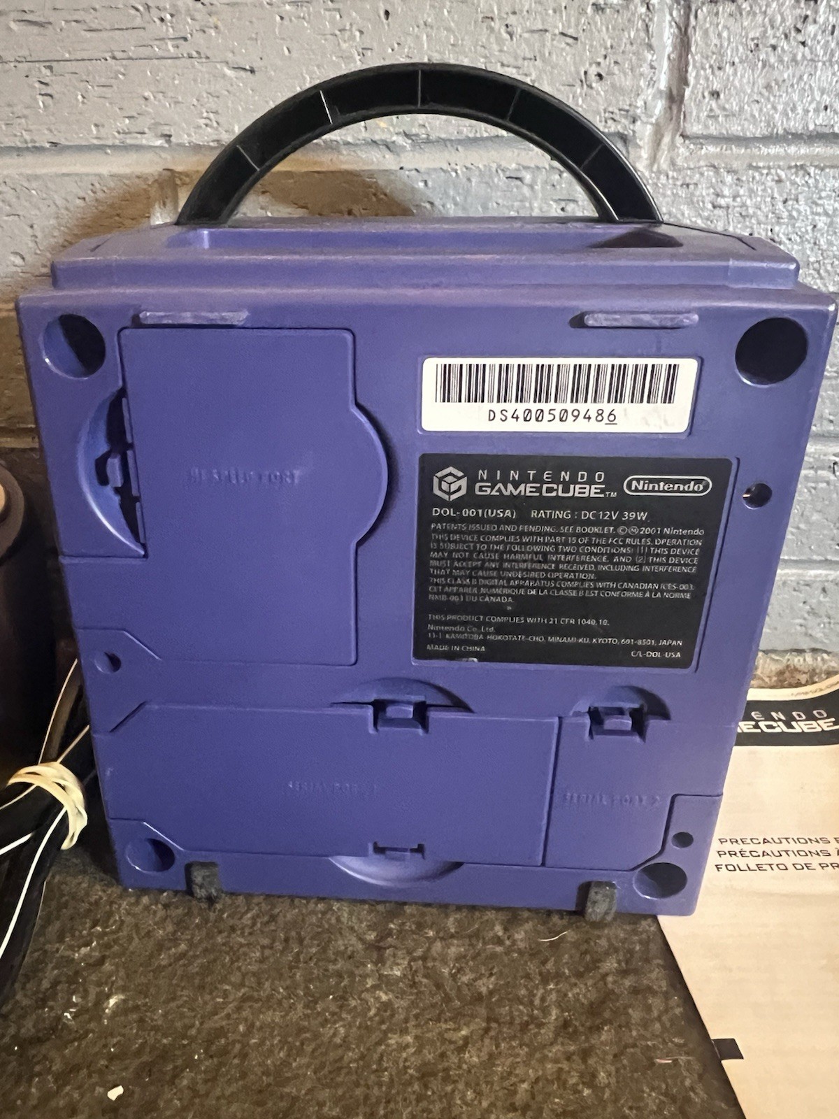 Nintendo GameCube Console Bundle – Indigo with 2 controllers Instructions