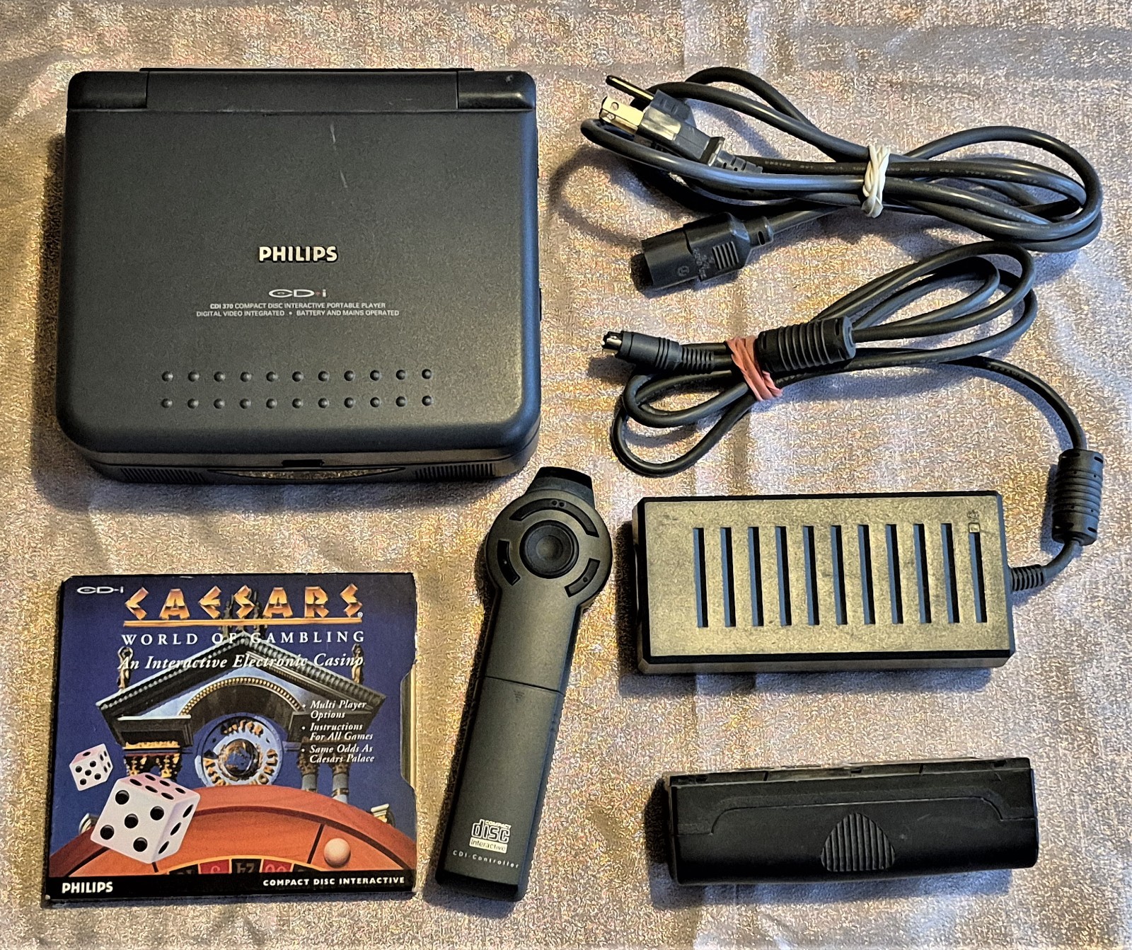 Philips 370 CDi Player Retro Console Nice Handheld Tested w/ Game Included VIDEO