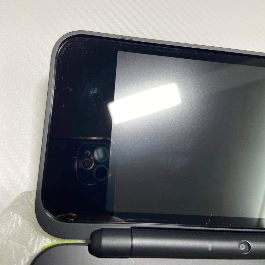 Nintendo New 2DS LL Black Lime Complete in Box Tested 6932