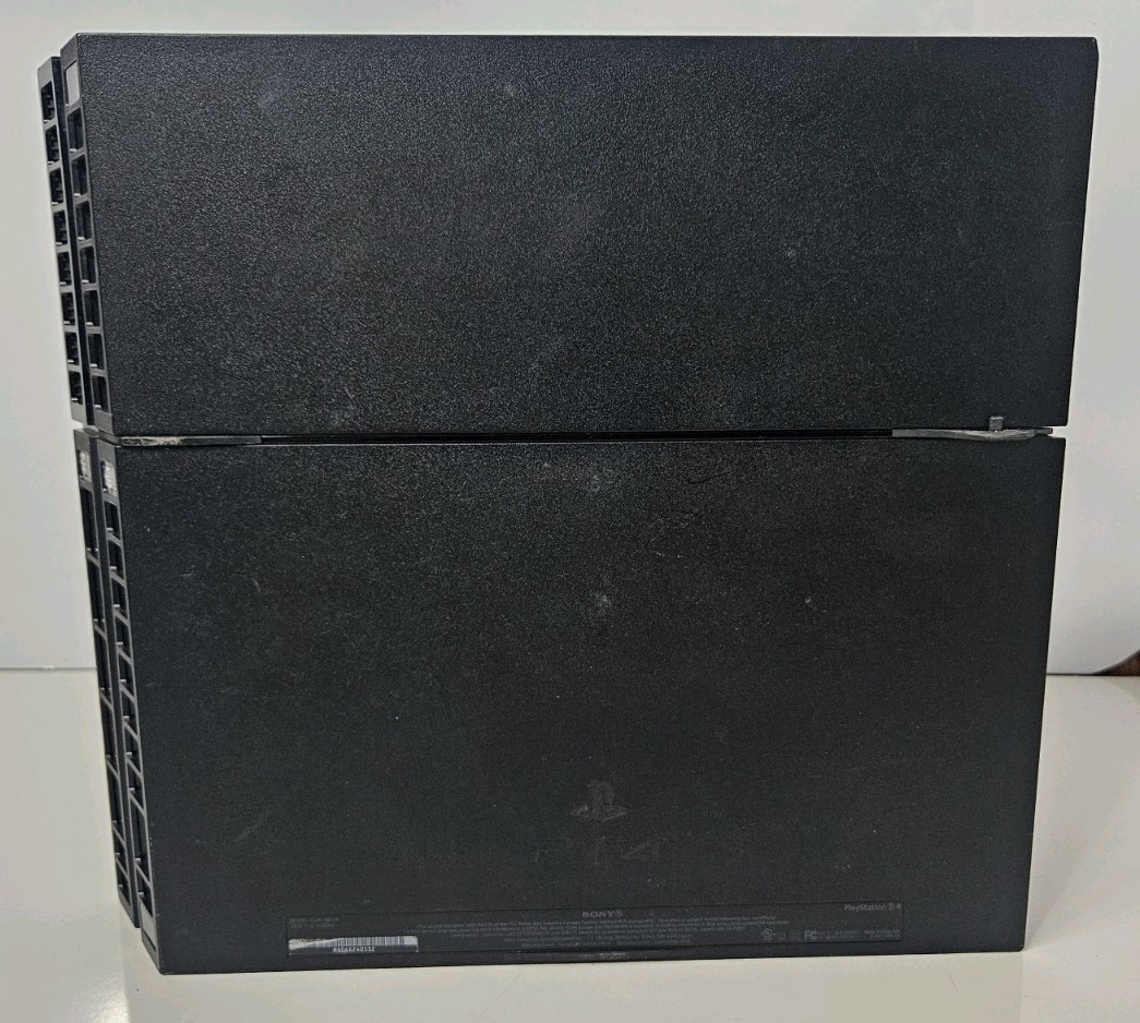 Sony Playstation 4 – 500 GB – Game Console CUH-1001A (No Controller) +7 Games