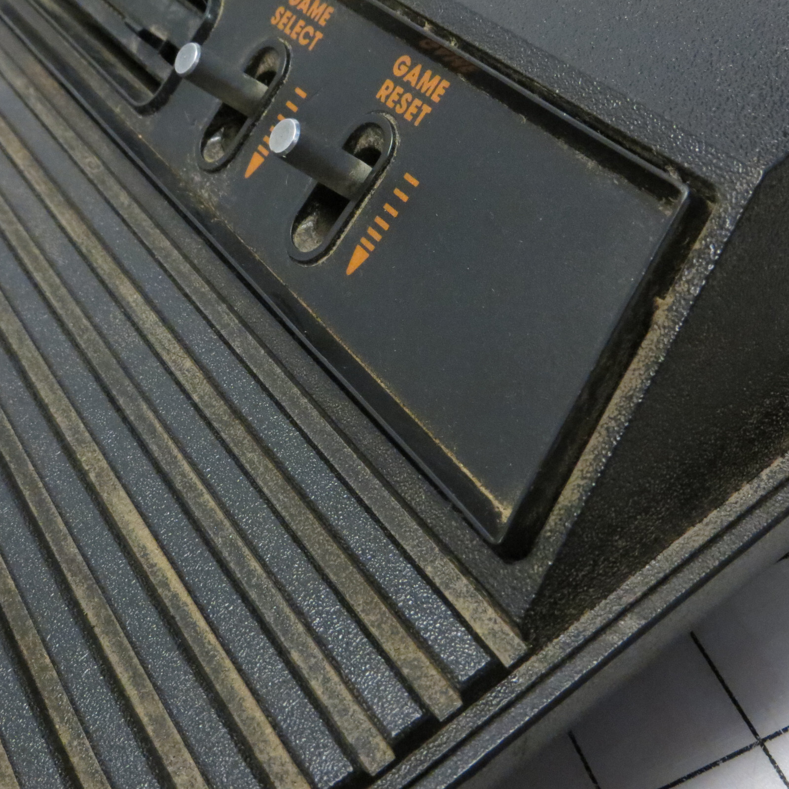 Vintage Atari 2600 4-Switch 1980s Video Game Console – As-is, read for issues