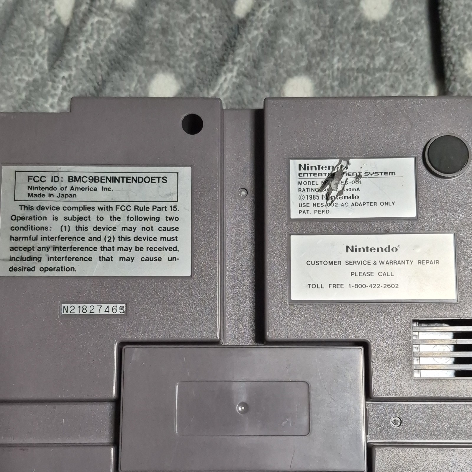 Nintendo NES Entertainment System Console NES-001 NTSC-U/C RF Gray 1985