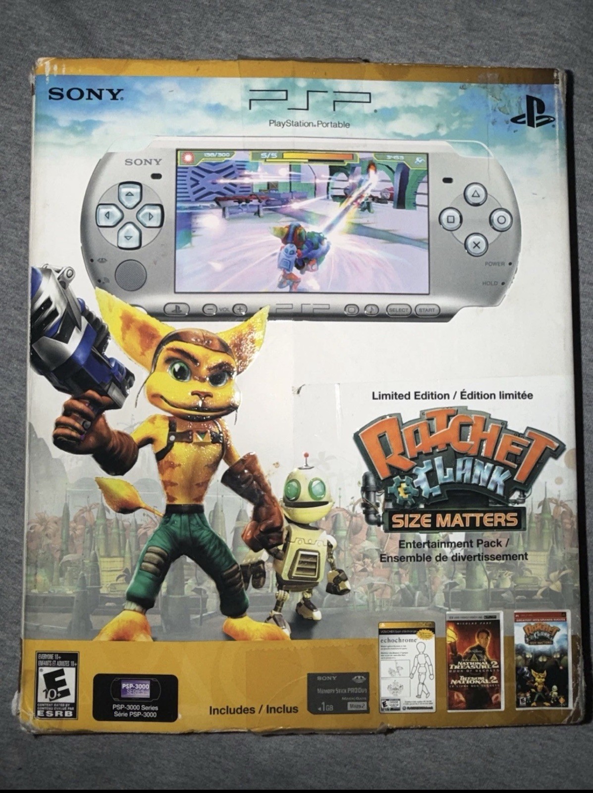 Sony PSP-3000 Silver Ratchet & Clank Size Matters Entertainment Pack Wi-Fi 1GB