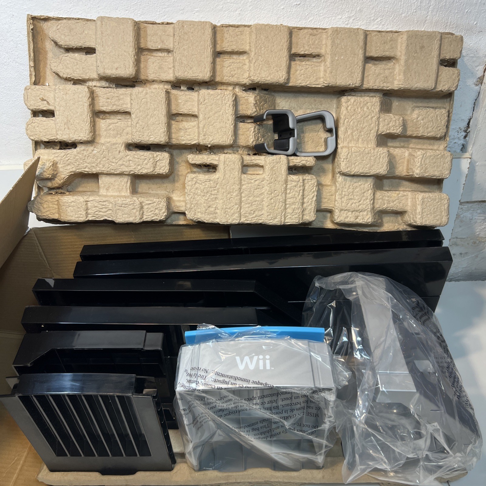 Nintendo Wii 2010 Black Storage Tower Level Up Aspect Gaming Open Box