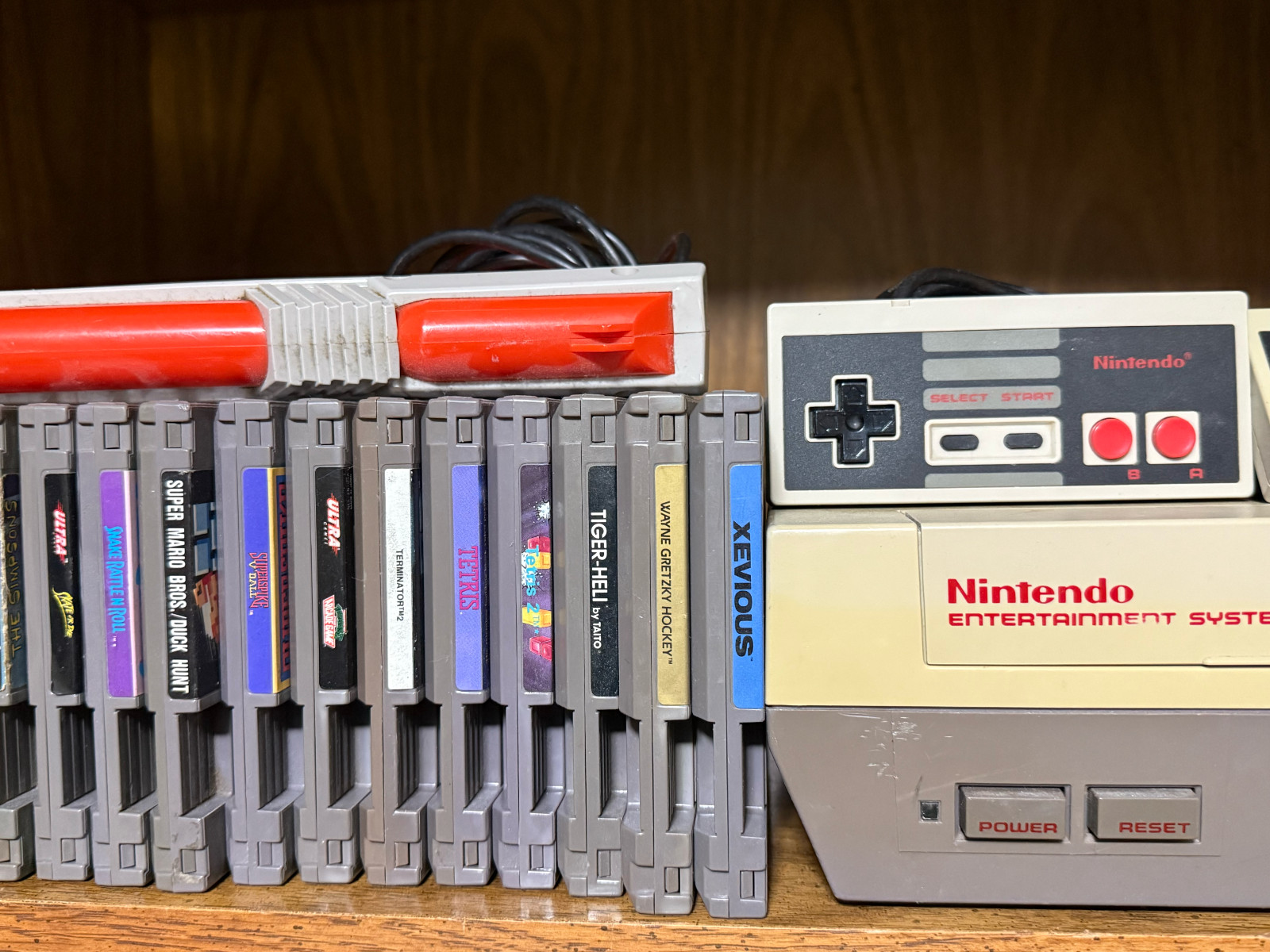 Nintendo Entertainment System (NES) with 22 Games + Zapper Light Gun Bundle