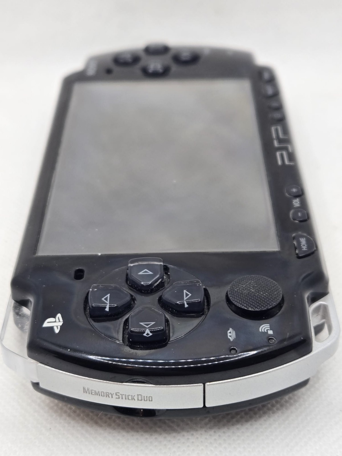 Sony PSP 2001 Piano Black – Charger, New Battery & 4GB Memory Card Included